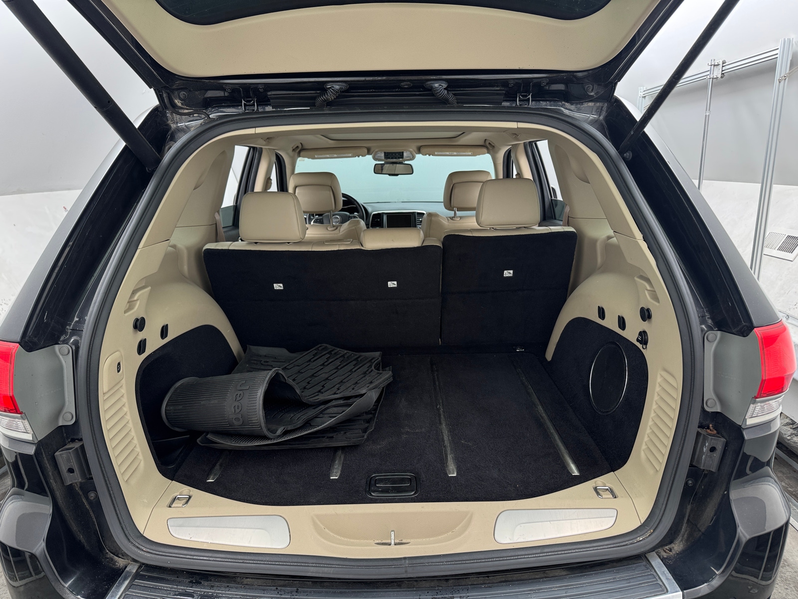 Thumbnail: 2015 Jeep Grand Cherokee - 6