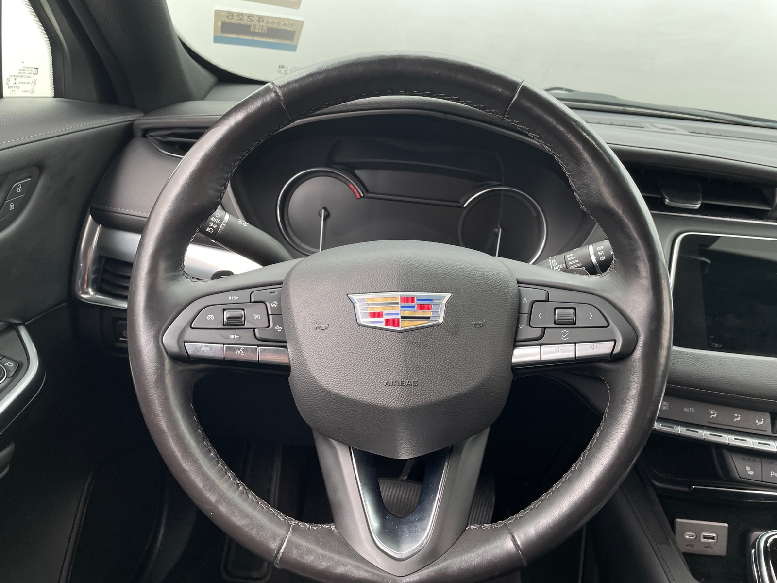 Thumbnail: 2023 Cadillac XT4 - 4