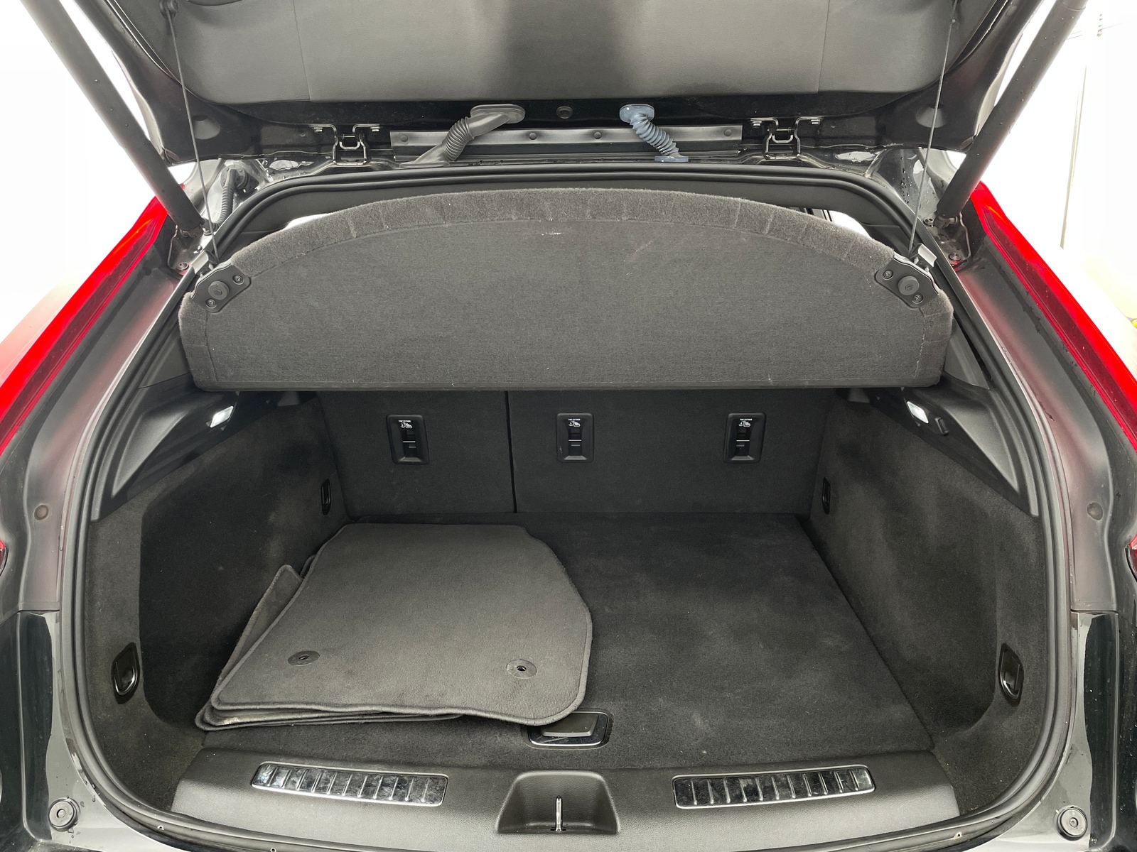Thumbnail: 2023 Cadillac XT4 - 6