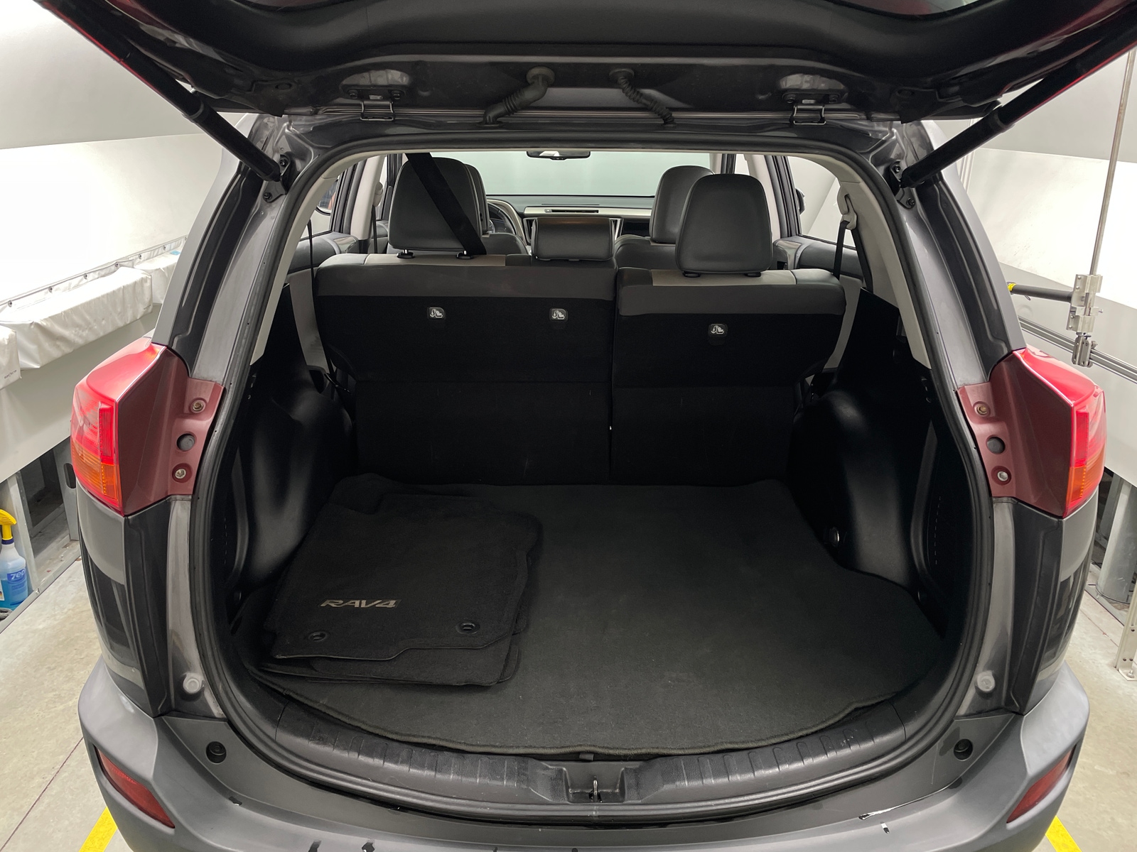 Thumbnail: 2015 Toyota RAV4 - 6