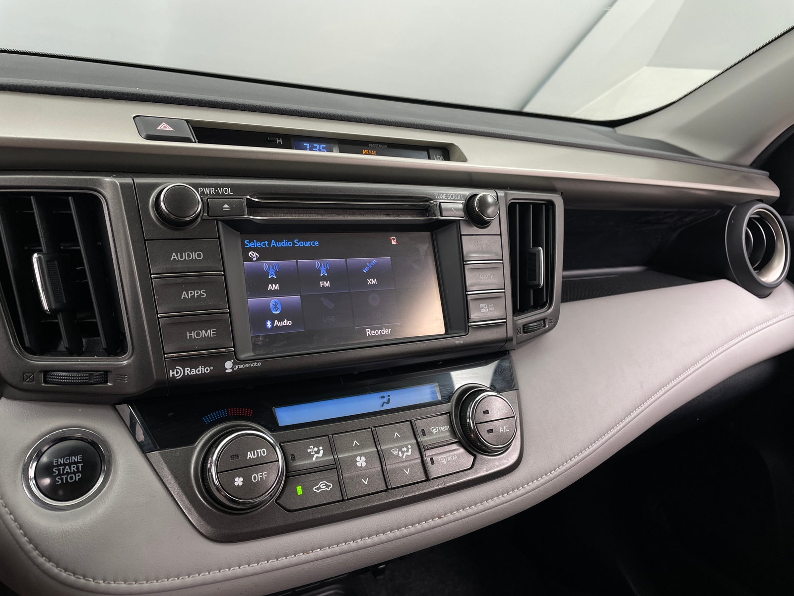 Thumbnail: 2015 Toyota RAV4 - 3