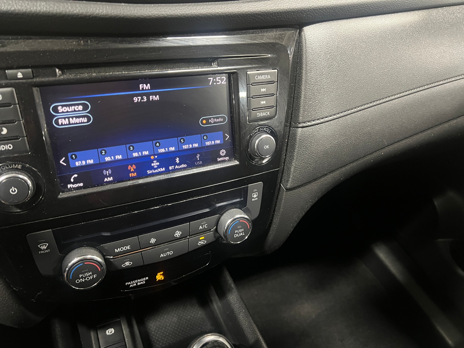Thumbnail: 2019 Nissan Rogue - 4