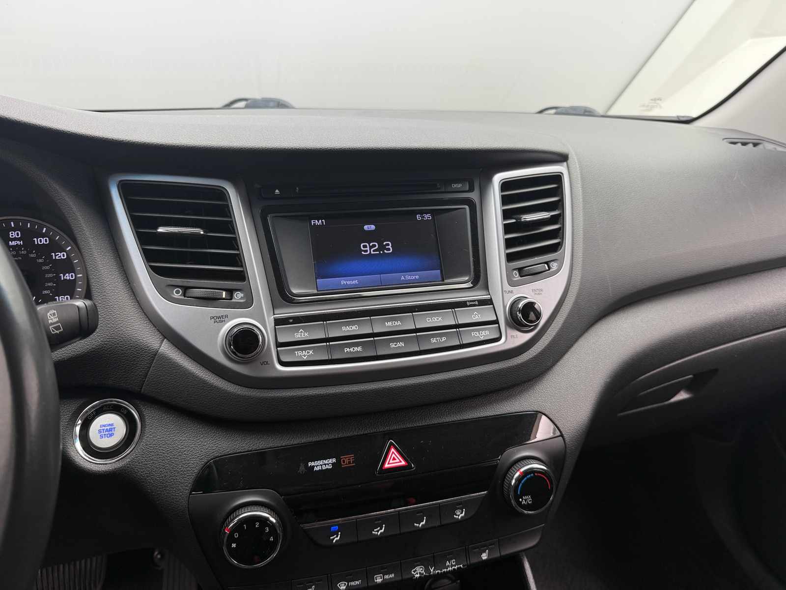 Thumbnail: 2016 Hyundai Tucson - 4