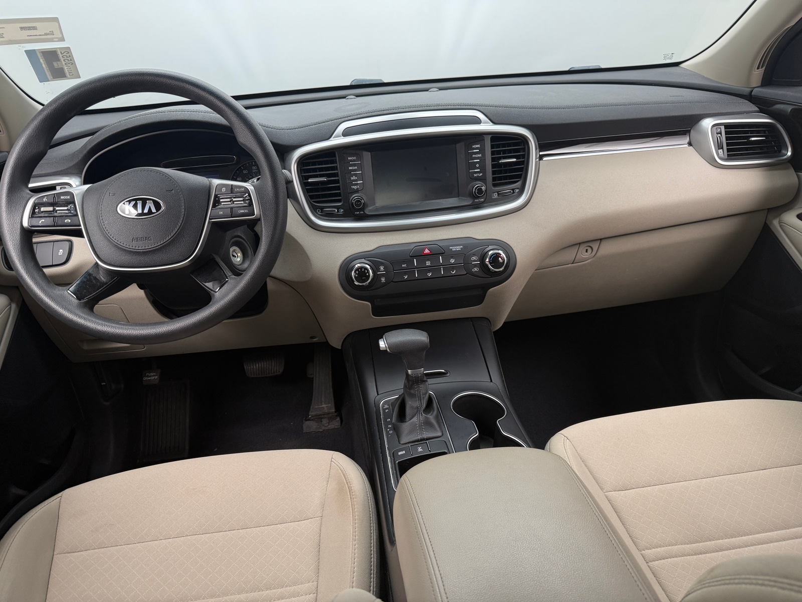 Thumbnail: 2020 Kia Sorento - 3