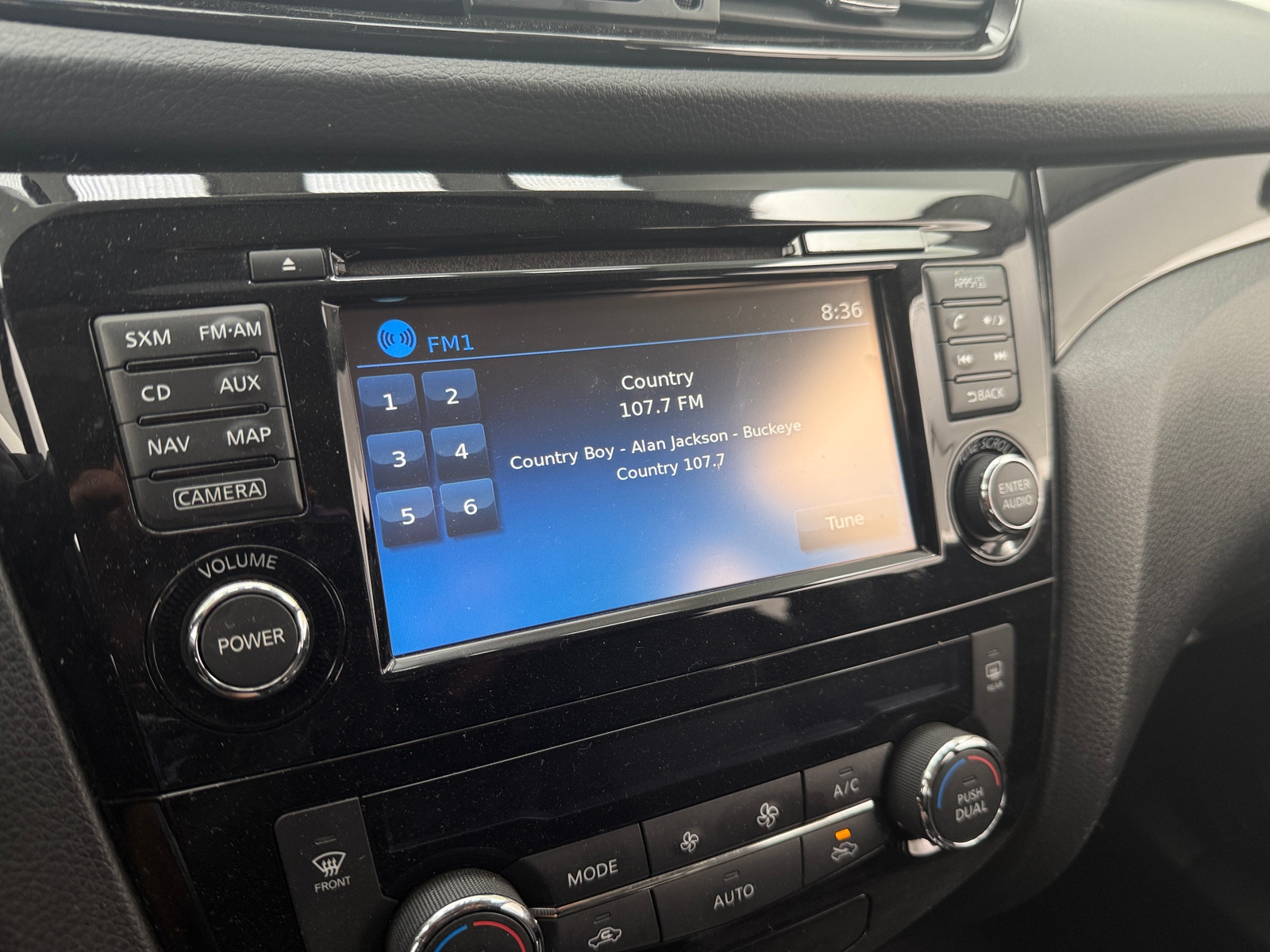 Thumbnail: 2018 Nissan Rogue Sport - 4