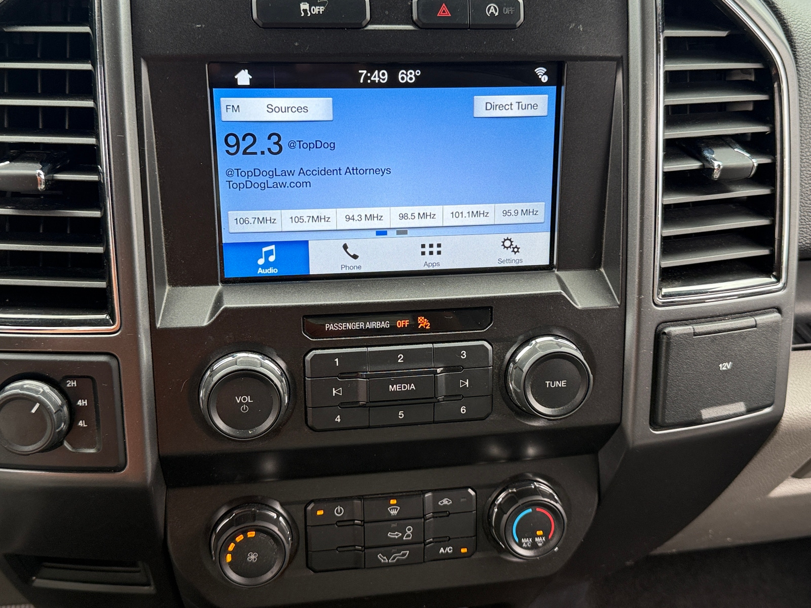 Thumbnail: 2019 Ford Econoline - 4