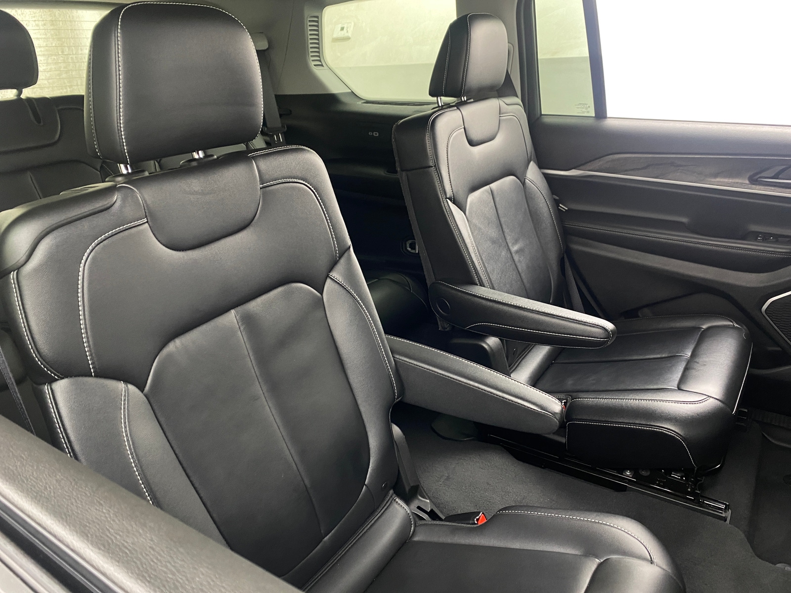 Thumbnail: 2022 Jeep Grand Cherokee L - 5