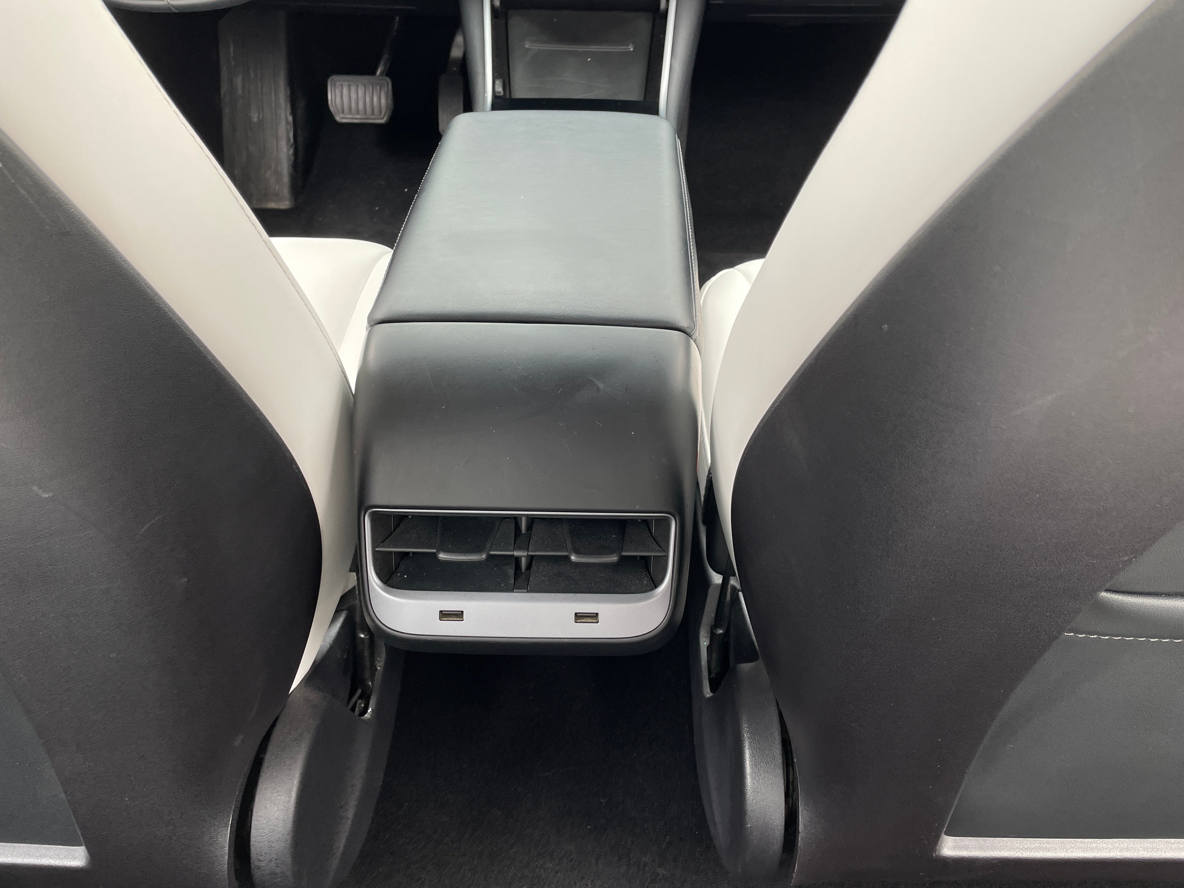 Used 2019 Tesla Model 3 Long Range with VIN 5YJ3E1EB5KF195239 for sale in Oak Creek, WI