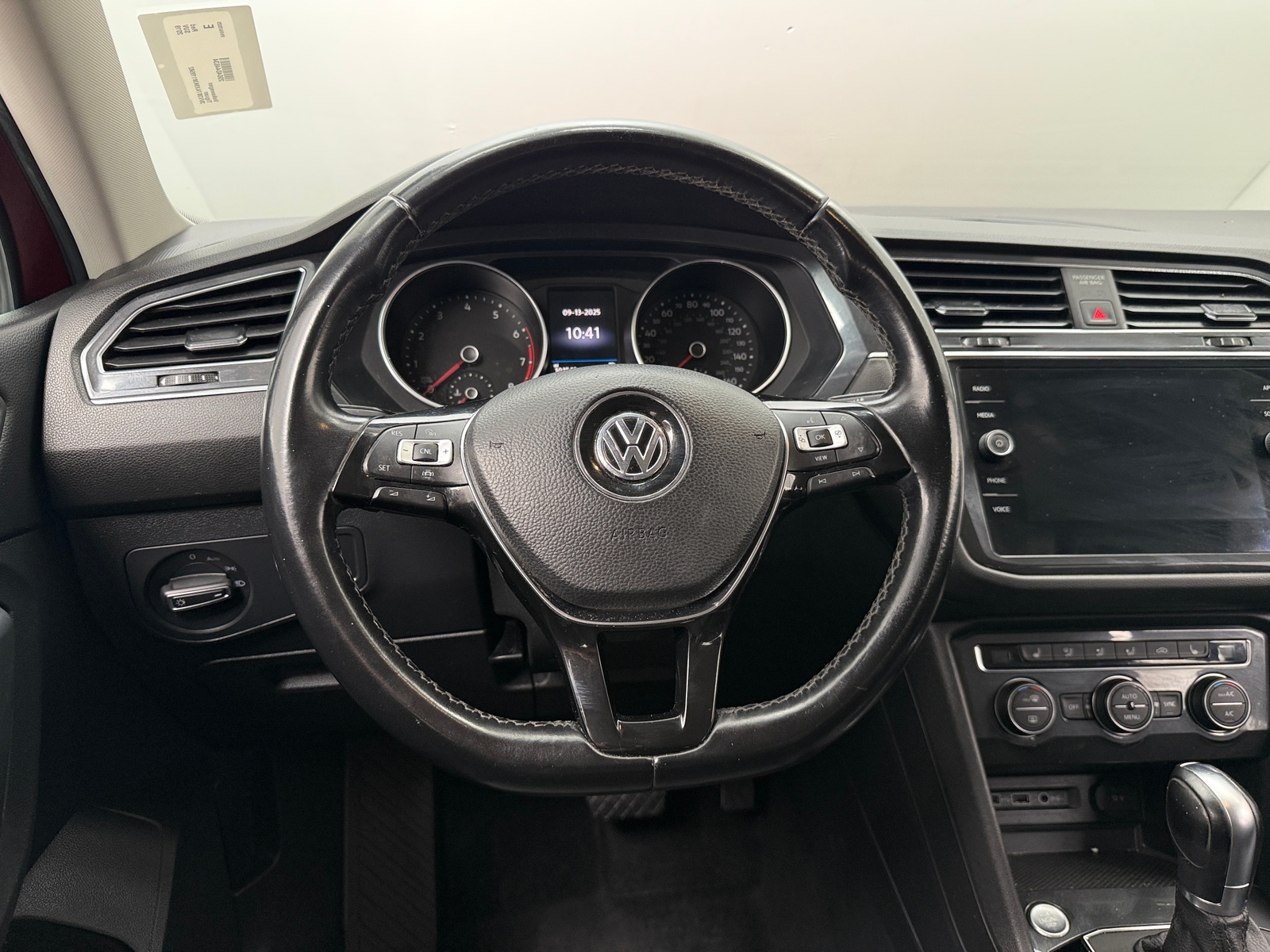 Thumbnail: 2019 Volkswagen Tiguan - 4