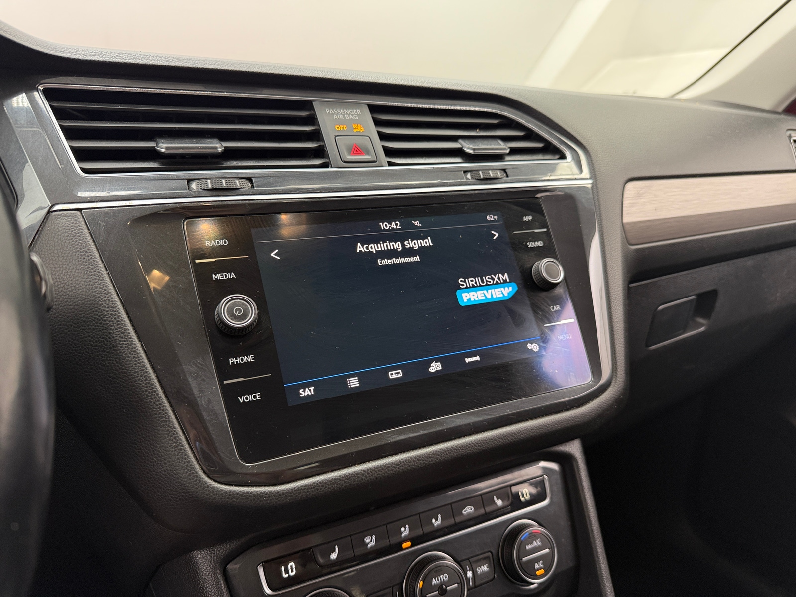 Thumbnail: 2019 Volkswagen Tiguan - 3