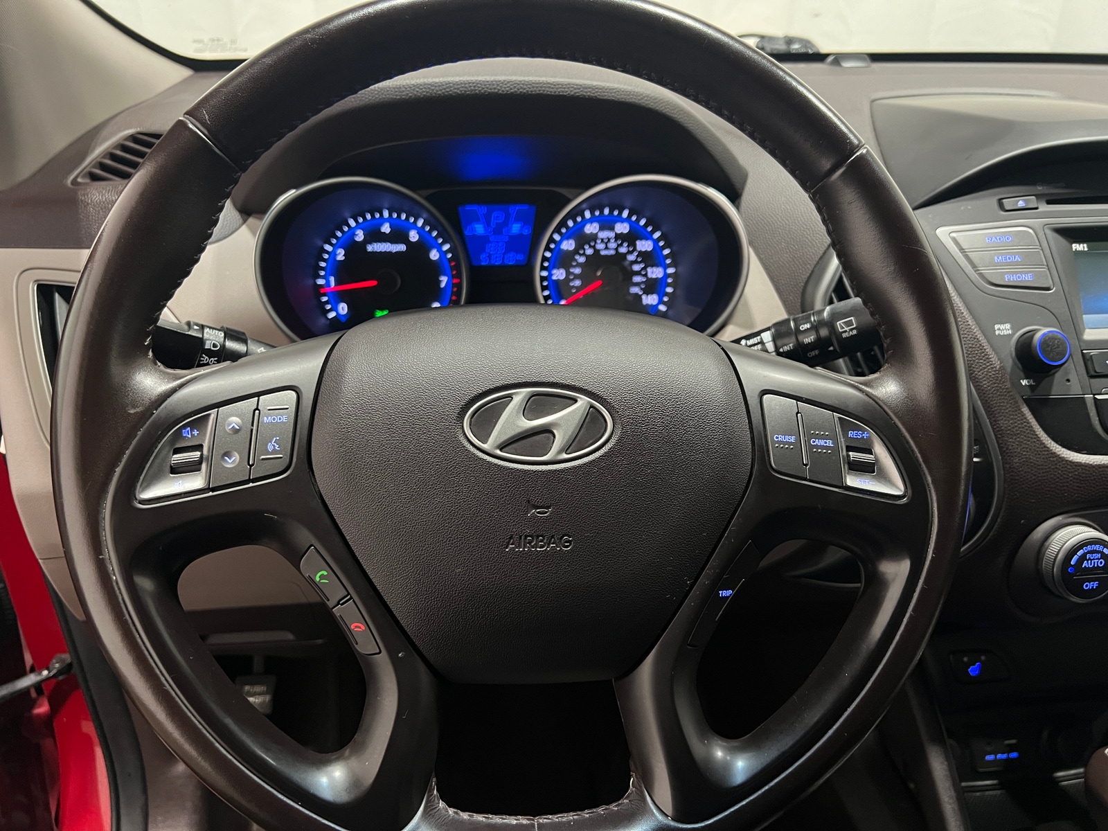 Thumbnail: 2015 Hyundai Tucson - 4