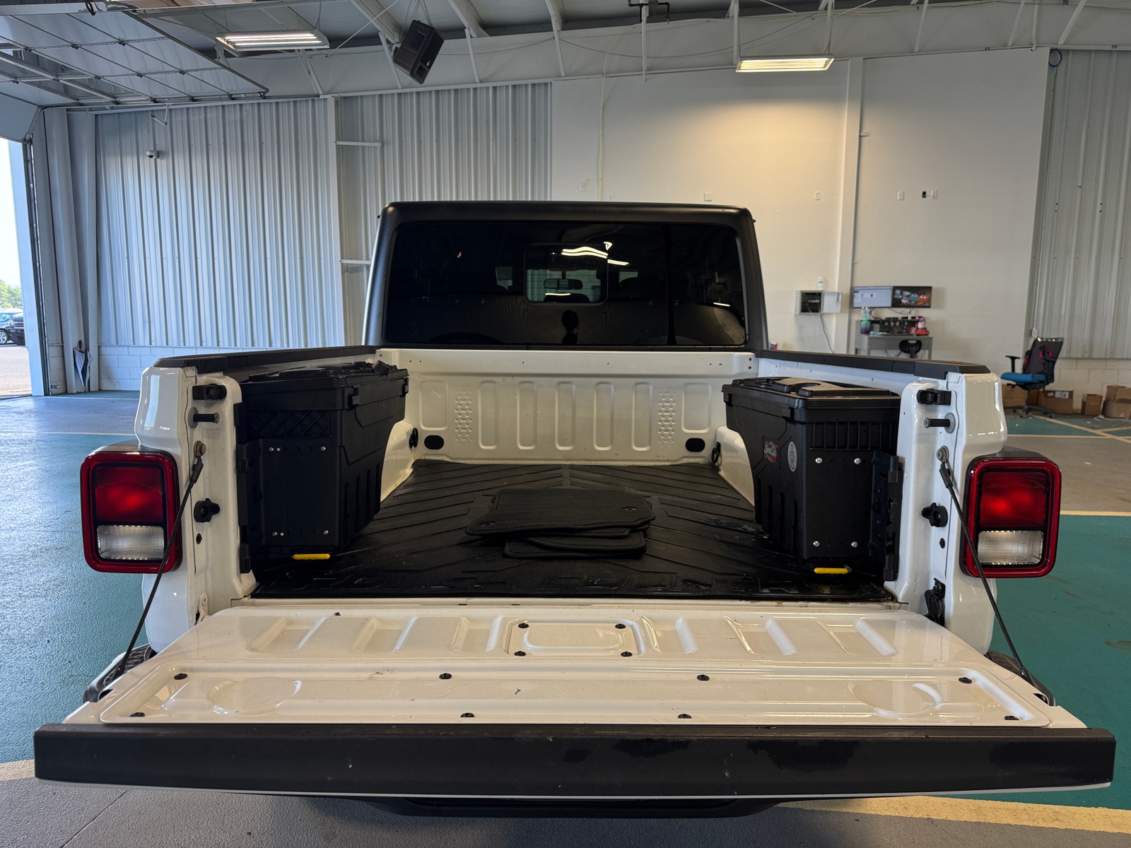 Thumbnail: 2021 Jeep Gladiator - 7
