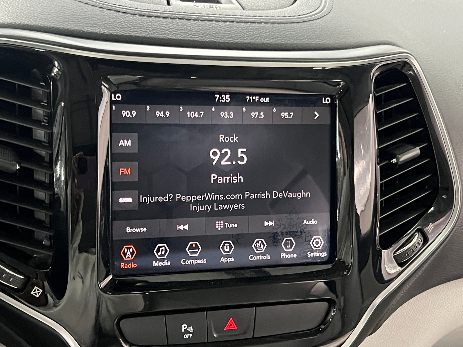 Thumbnail: 2019 Jeep Cherokee - 3