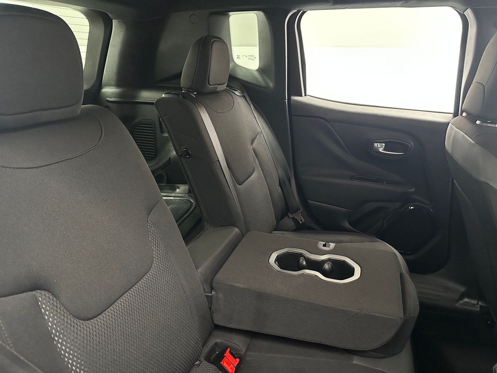 Thumbnail: 2018 Jeep Renegade - 6