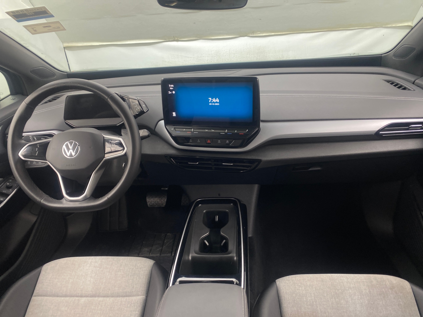 Thumbnail: 2023 Volkswagen ID.4 - 2