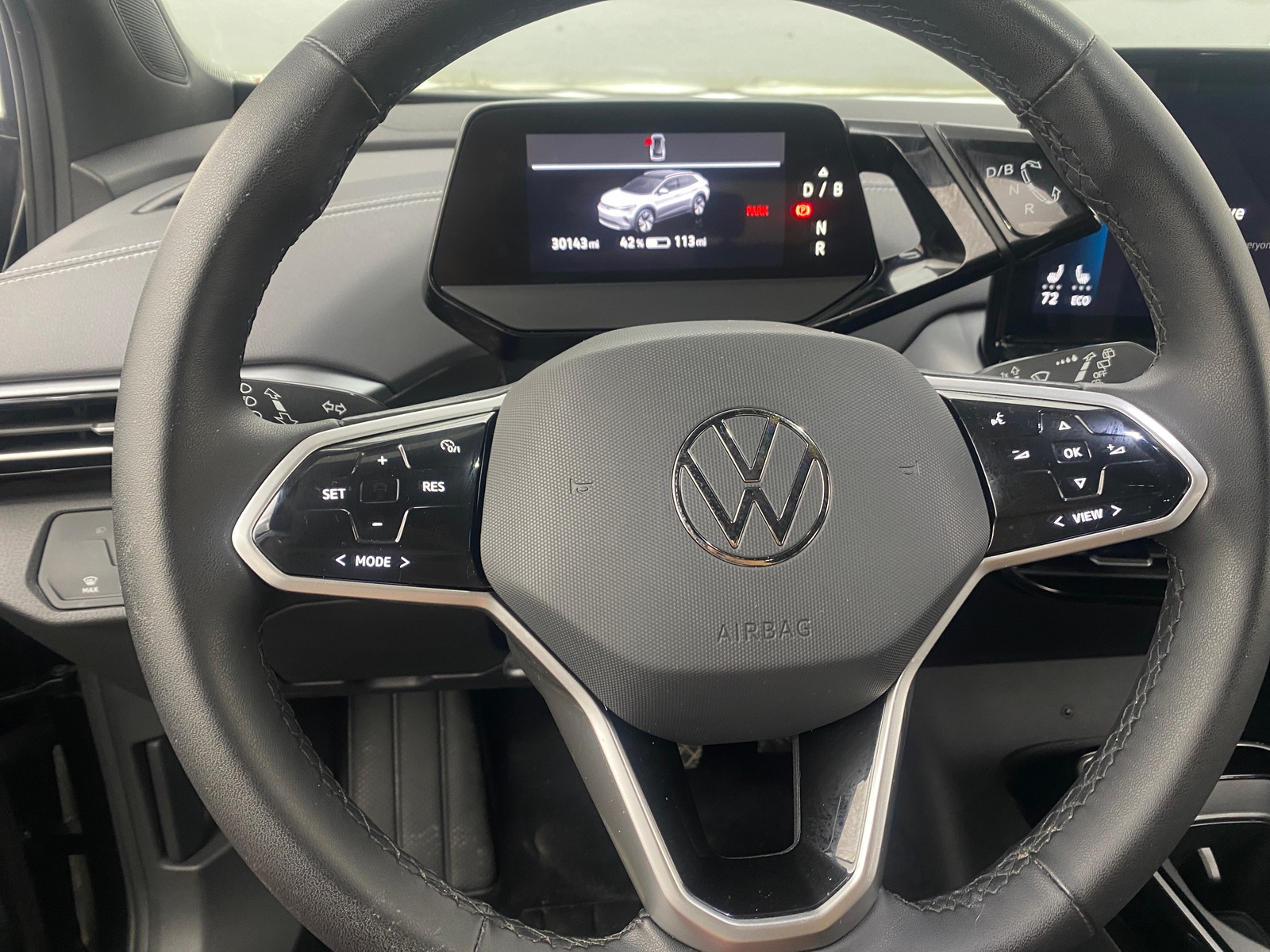 Thumbnail: 2023 Volkswagen ID.4 - 4