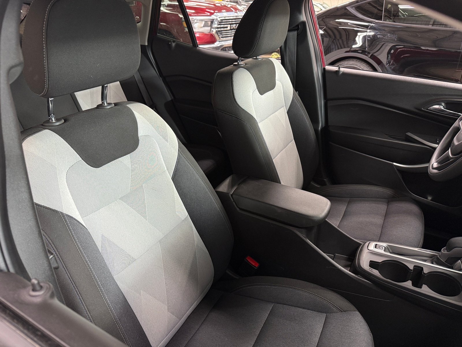 Thumbnail: 2025 Chevrolet Trax - 2