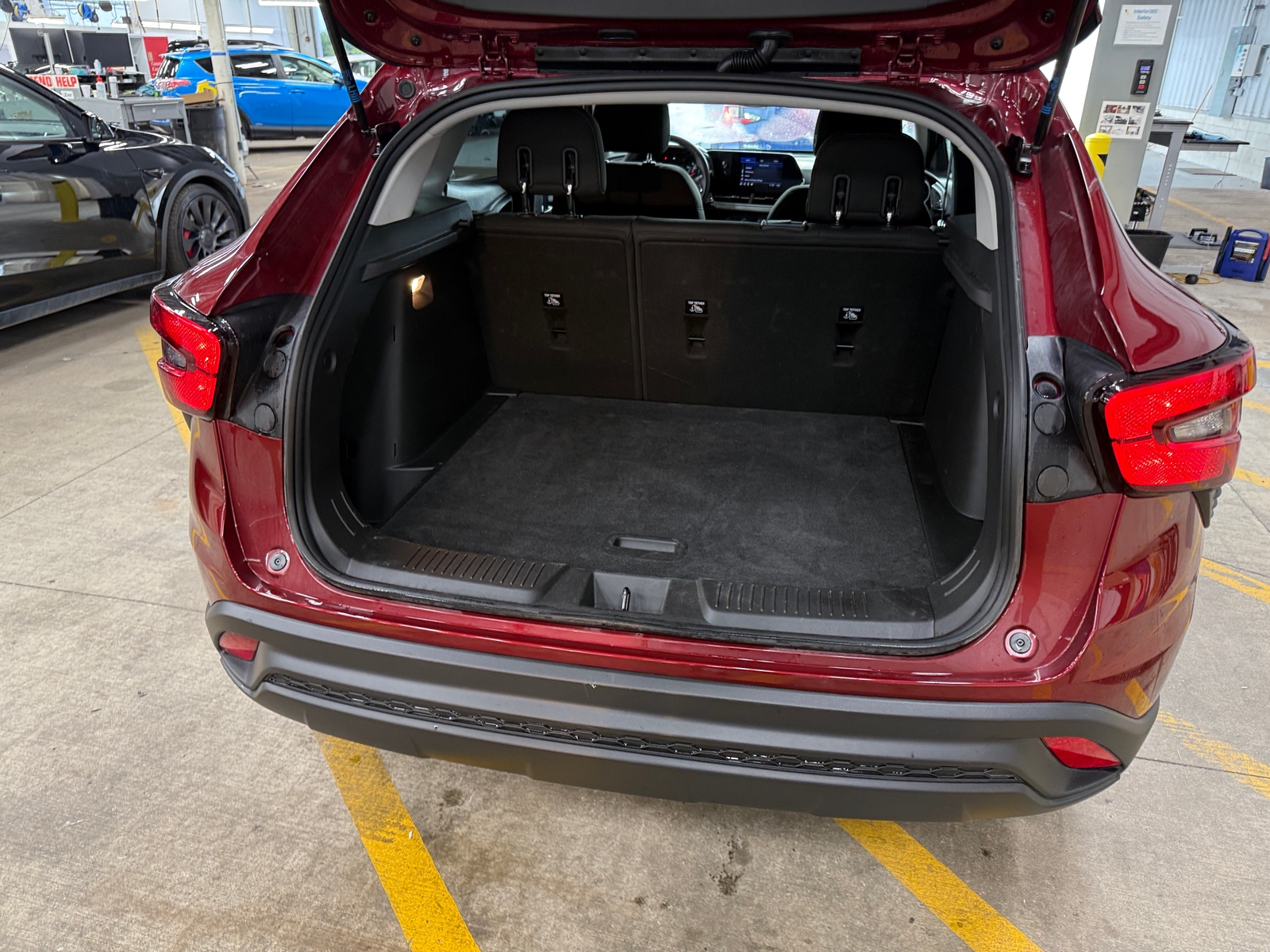 Thumbnail: 2025 Chevrolet Trax - 7