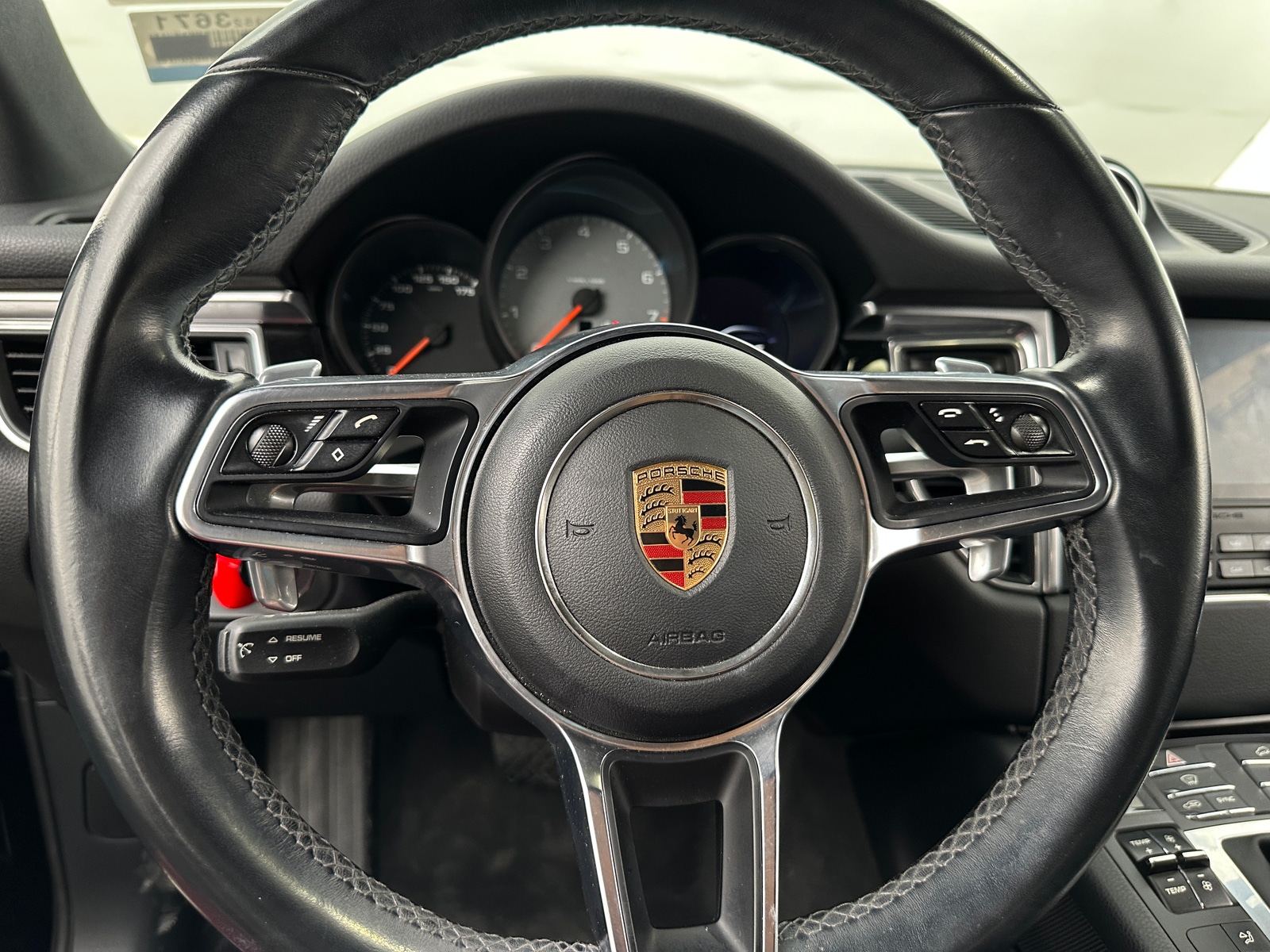 Thumbnail: 2017 Porsche Macan - 4