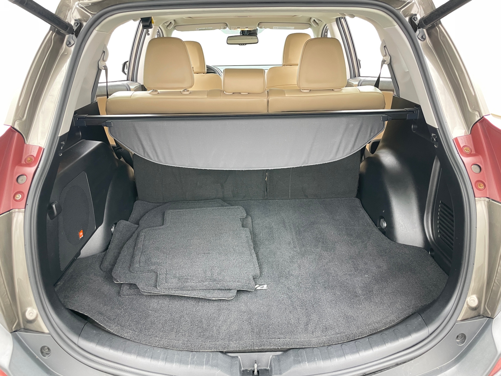 Thumbnail: 2015 Toyota RAV4 - 6