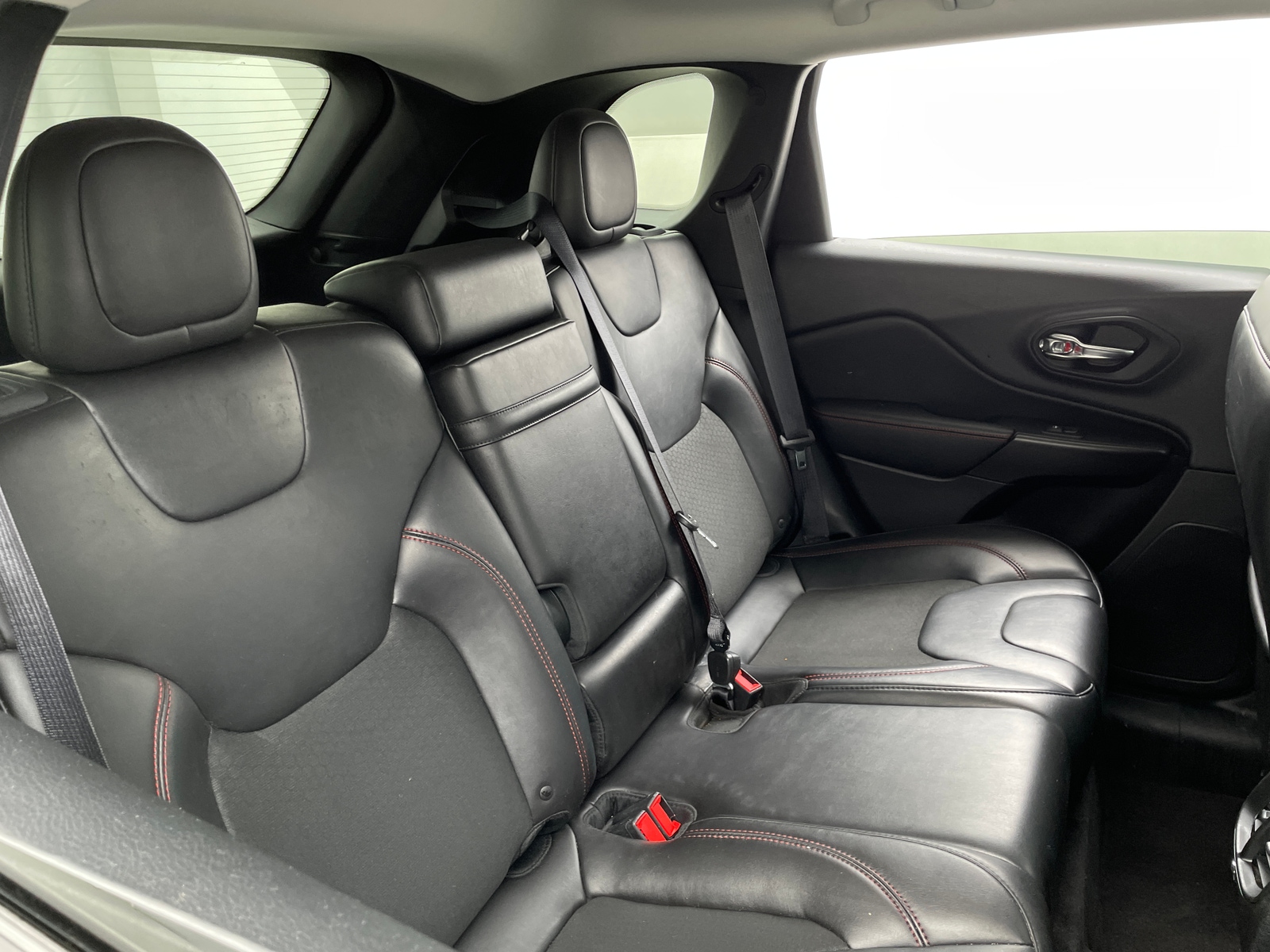 Thumbnail: 2019 Jeep Cherokee - 6