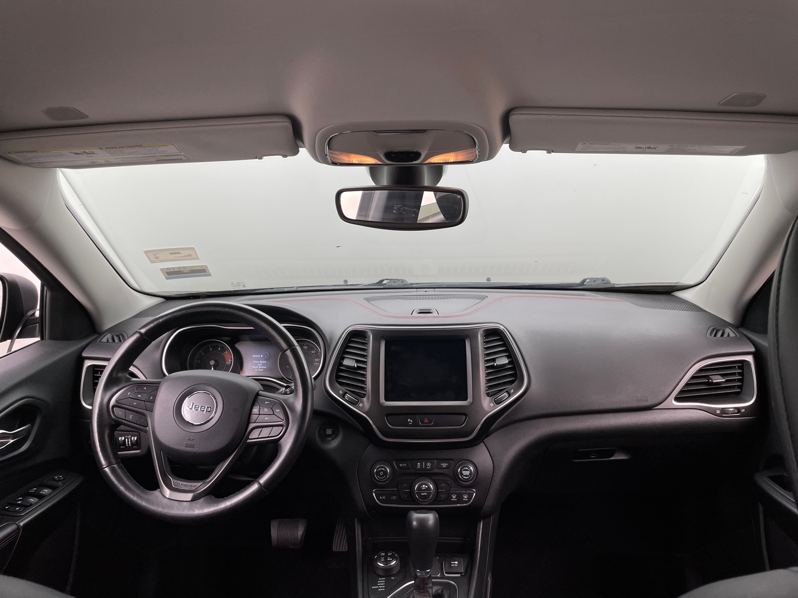 Thumbnail: 2019 Jeep Cherokee - 3