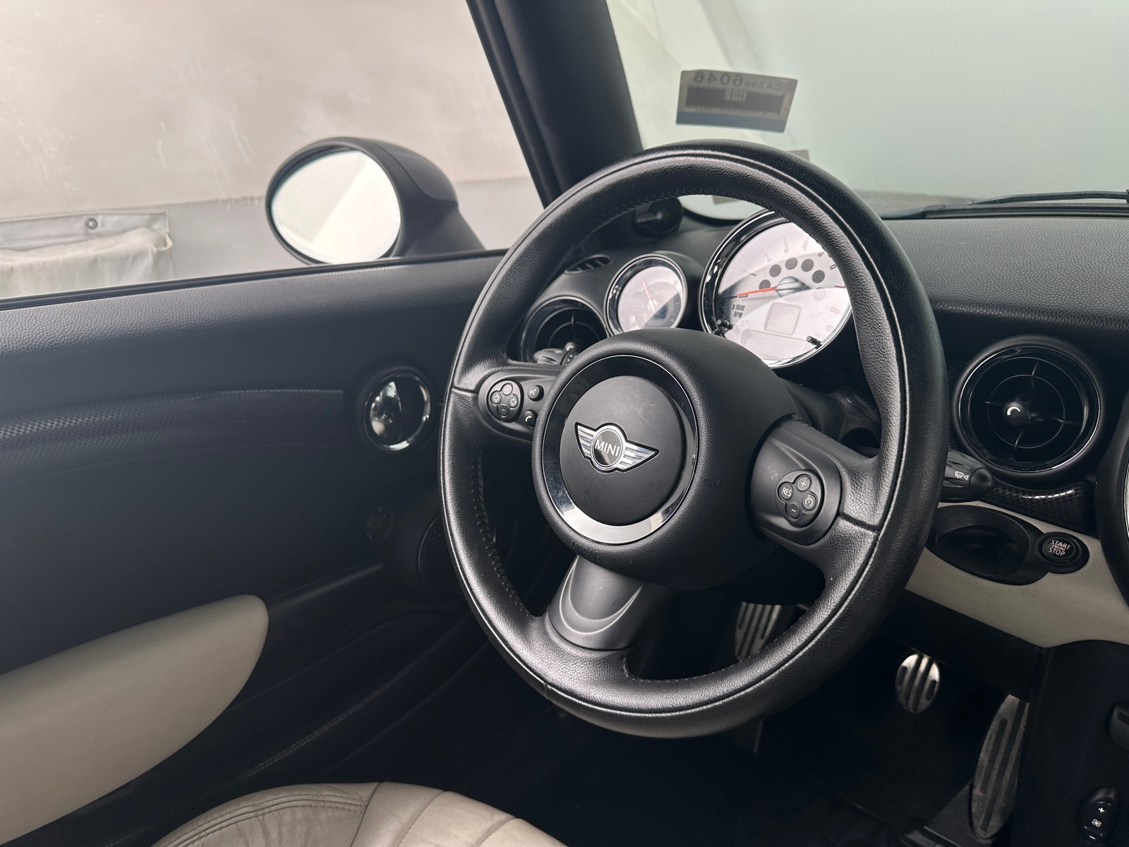 Thumbnail: 2013 MINI Cooper Convertible - 4