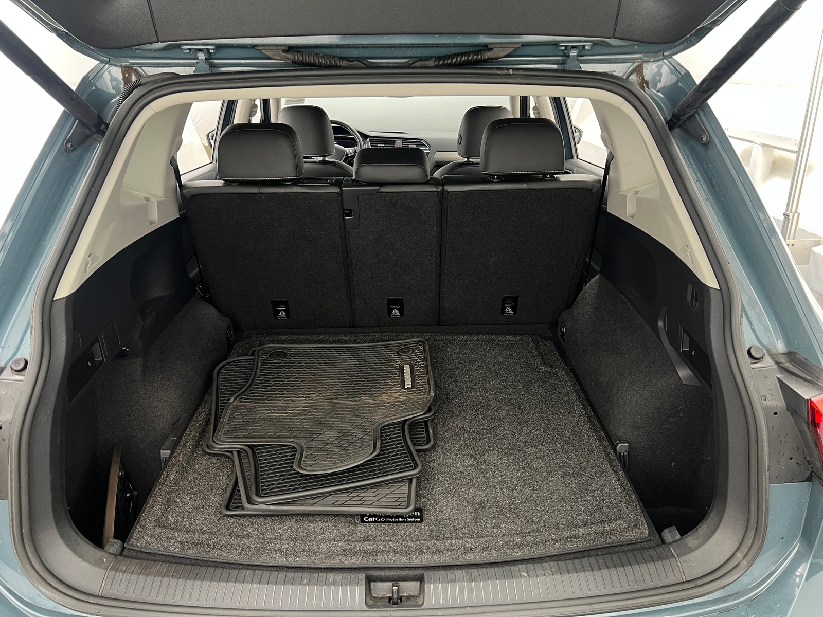 Thumbnail: 2021 Volkswagen Tiguan - 6