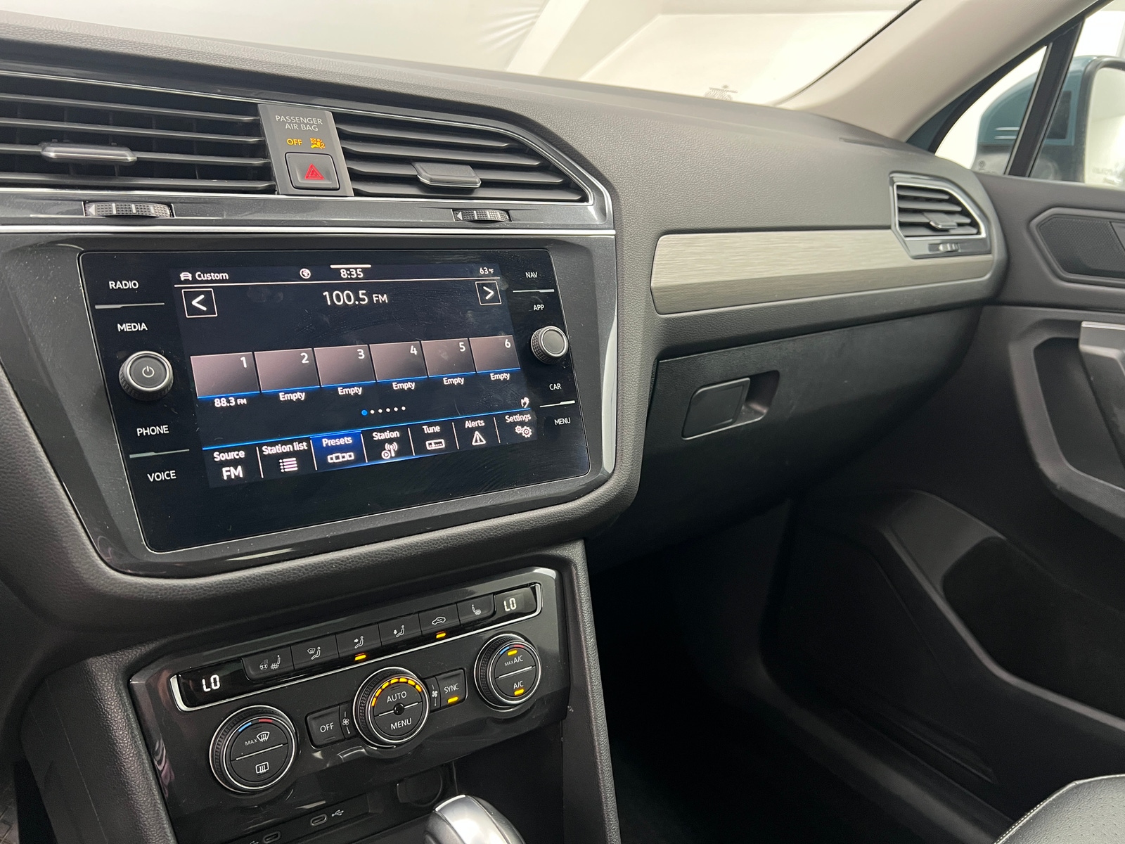 Thumbnail: 2021 Volkswagen Tiguan - 3
