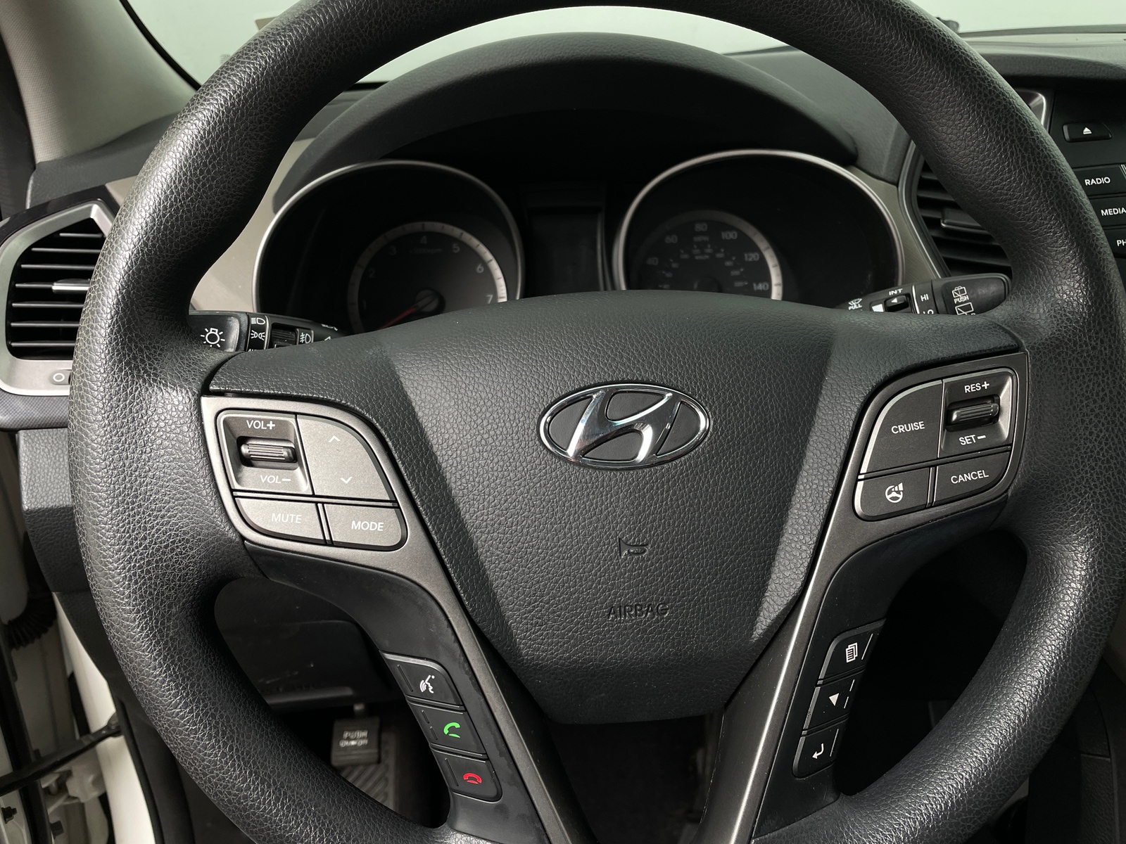 Thumbnail: 2015 Hyundai Santa Fe - 5