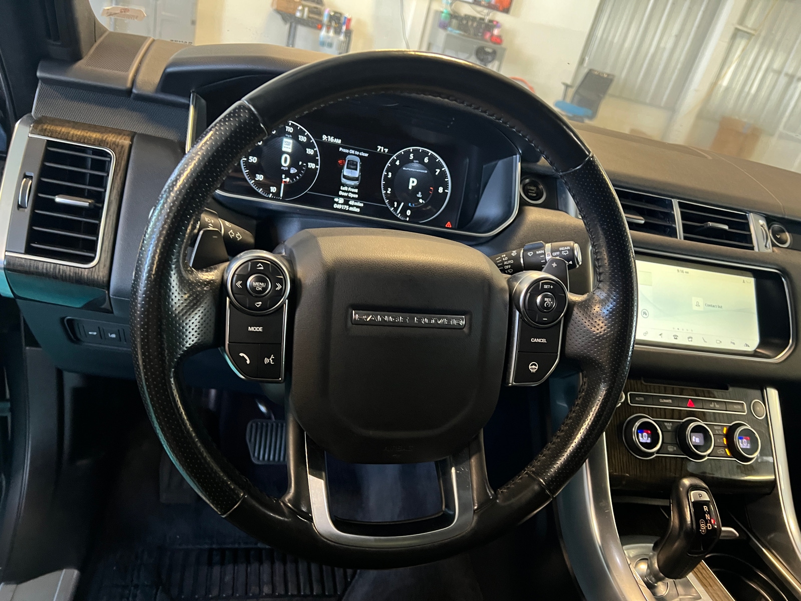 Thumbnail: 2017 Land Rover Range Rover Sport - 4
