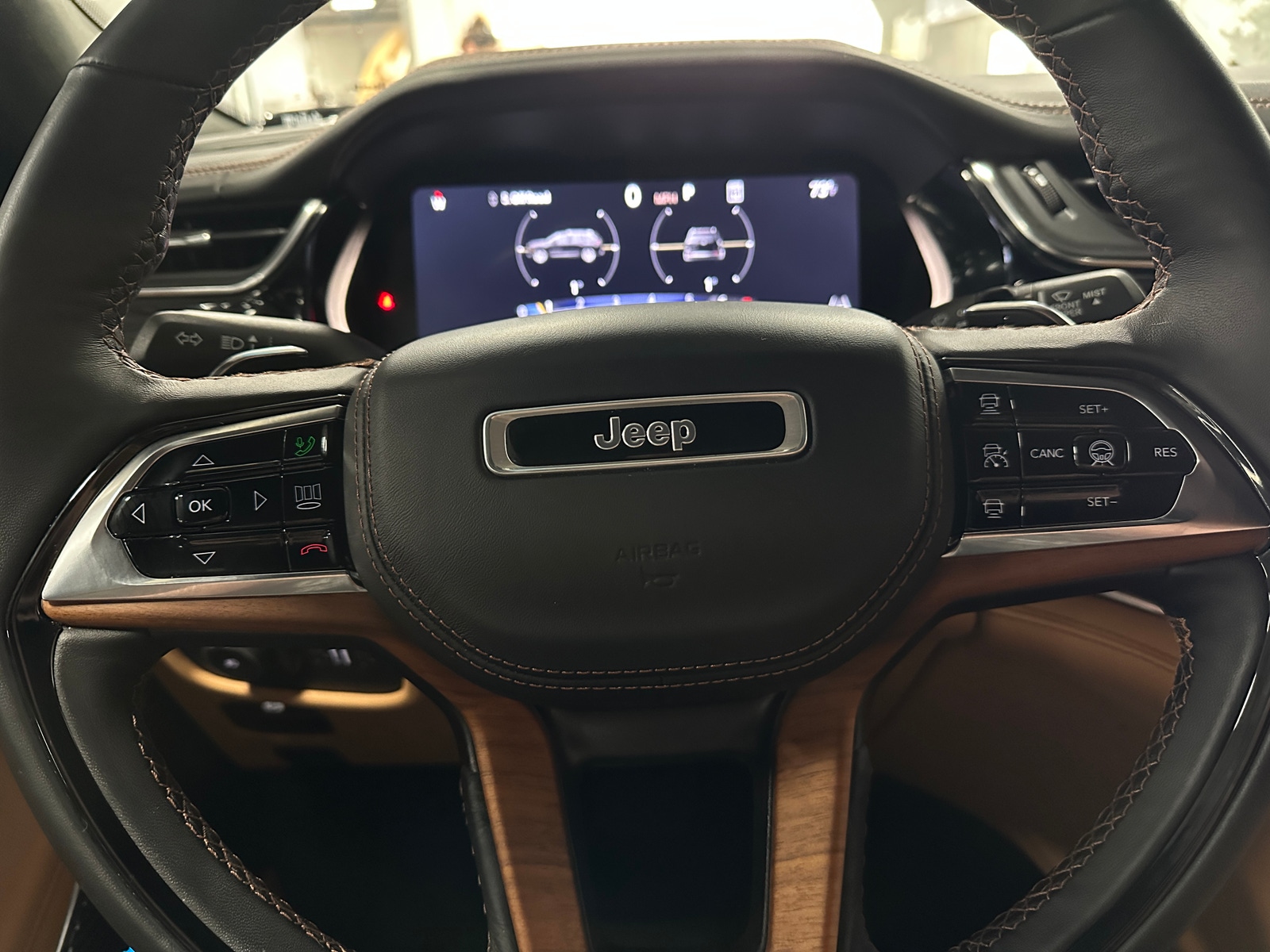 Thumbnail: 2023 Jeep Grand Cherokee - 4