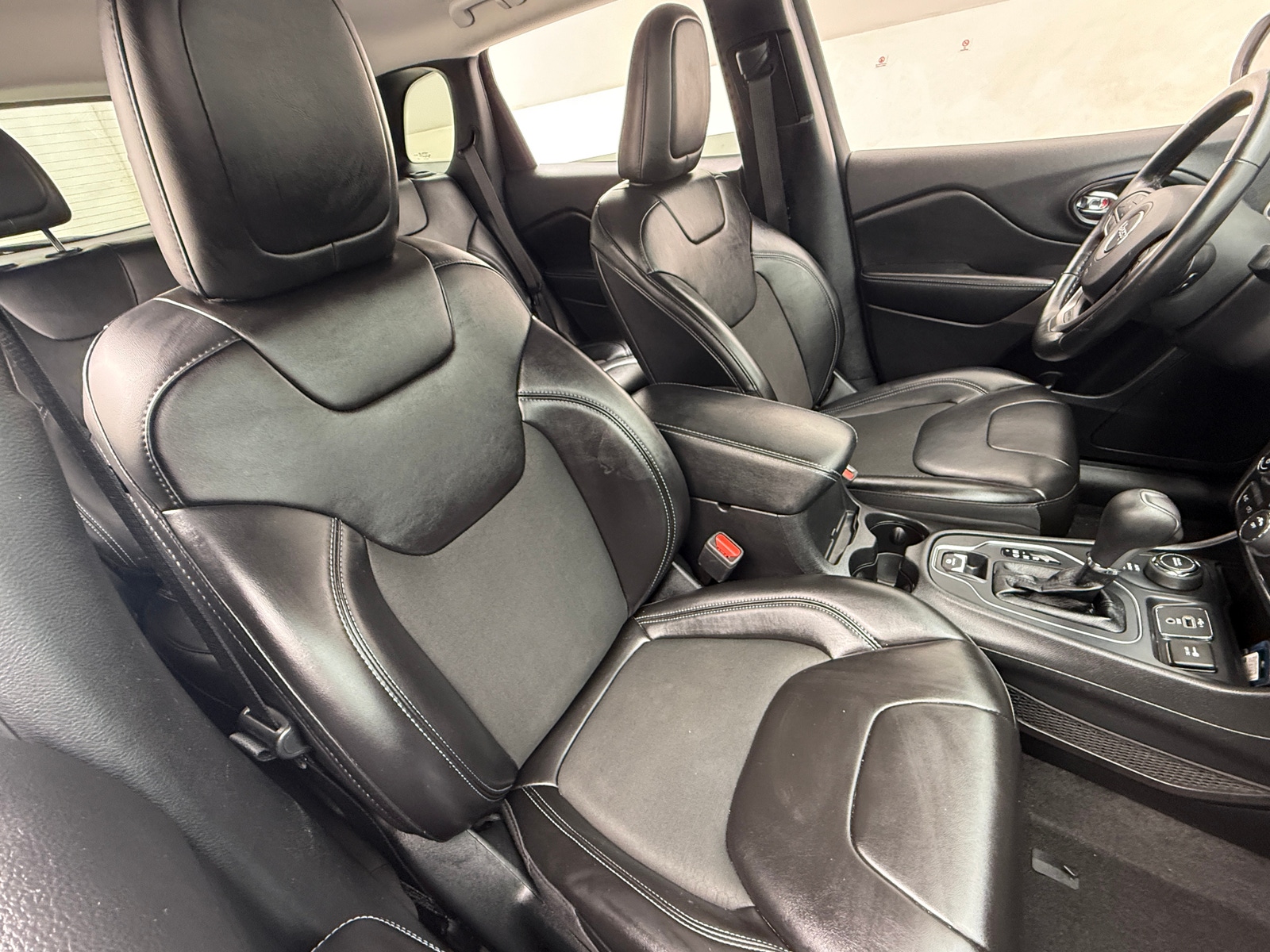 Thumbnail: 2020 Jeep Cherokee - 2