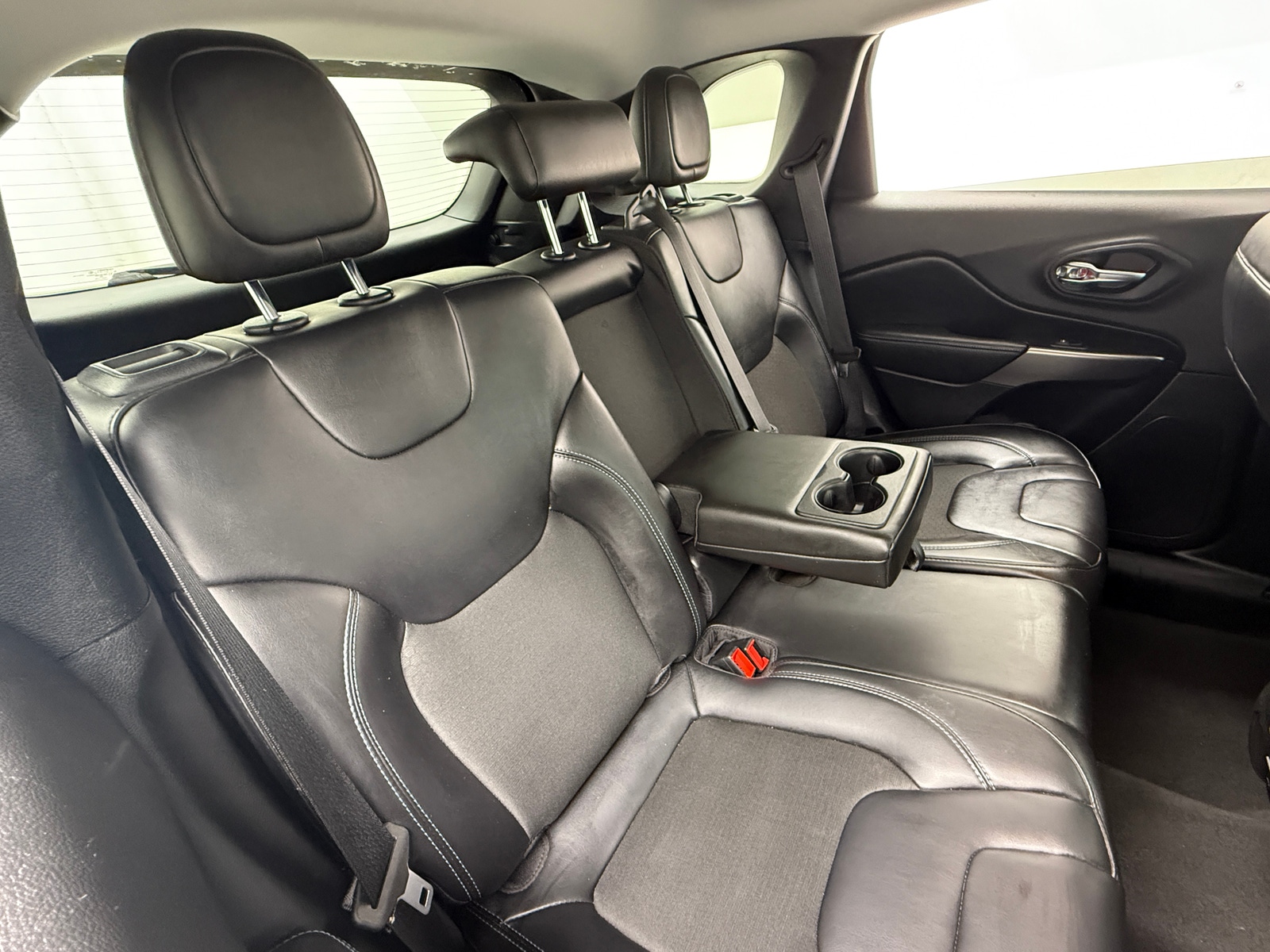 Thumbnail: 2020 Jeep Cherokee - 6