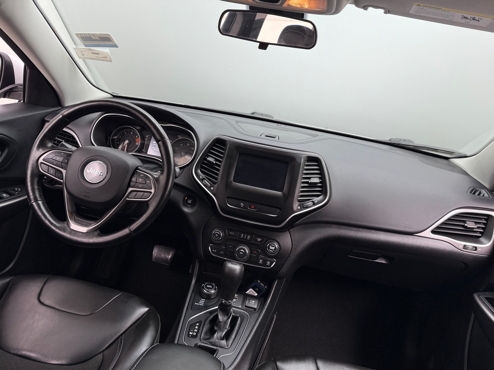 Thumbnail: 2020 Jeep Cherokee - 3