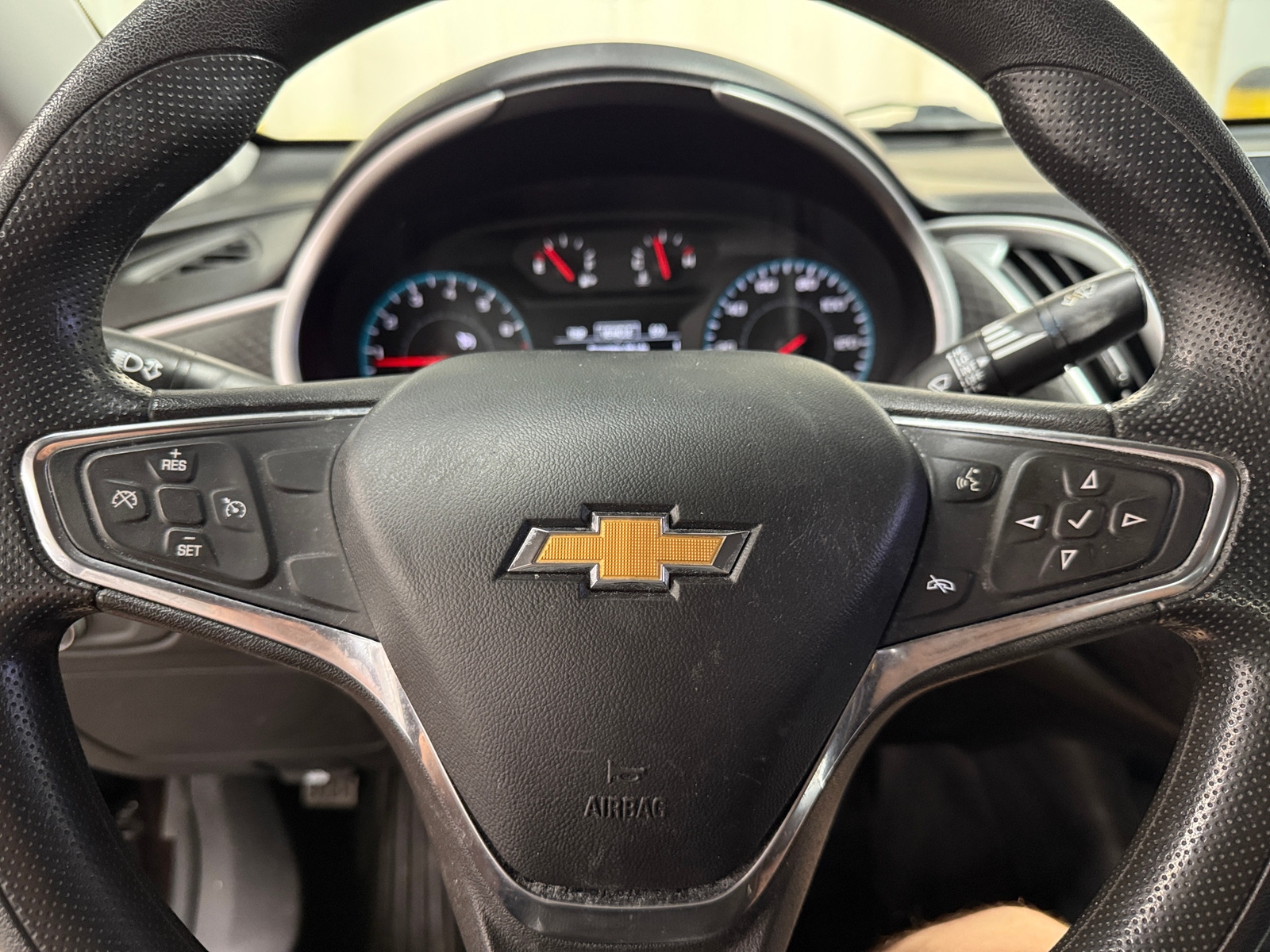 Thumbnail: 2020 Chevrolet Malibu - 5
