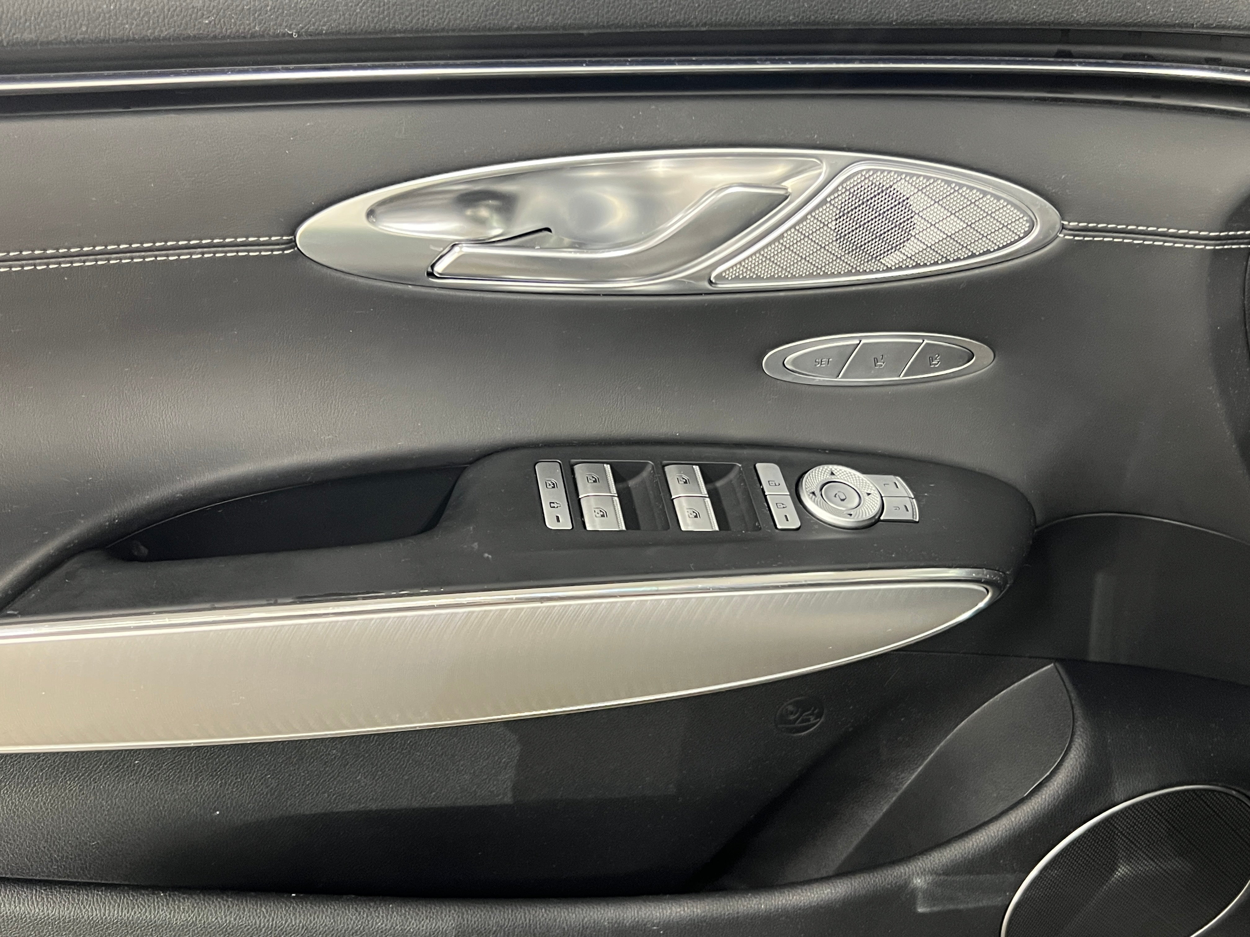 2024 GENESIS GV70