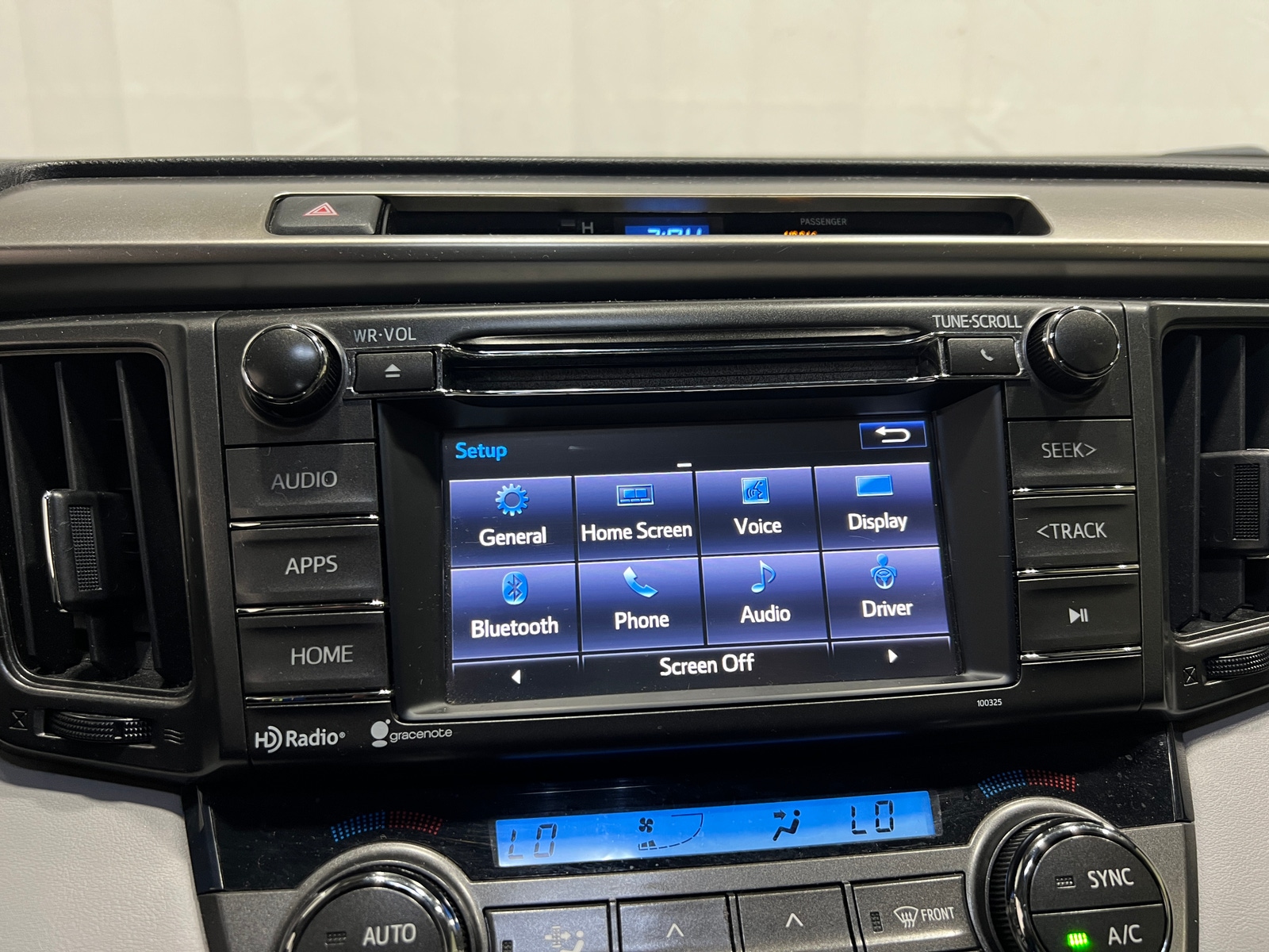 Thumbnail: 2015 Toyota RAV4 - 4