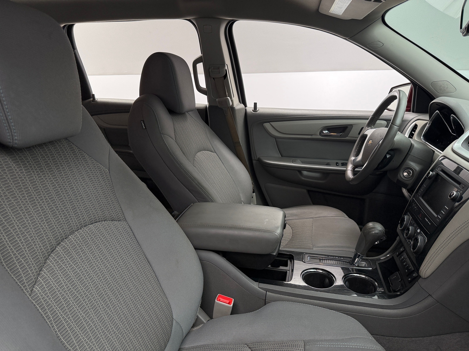 Thumbnail: 2015 Chevrolet Traverse - 2
