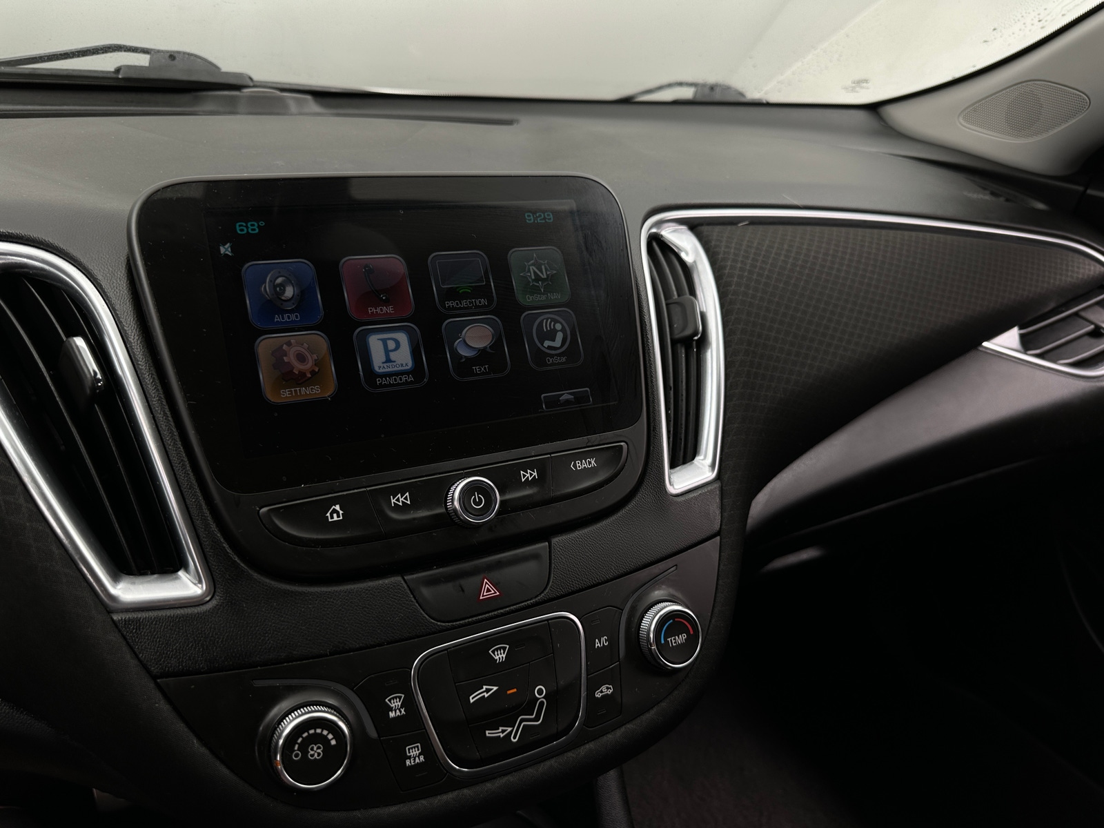 Thumbnail: 2016 Chevrolet Malibu - 4