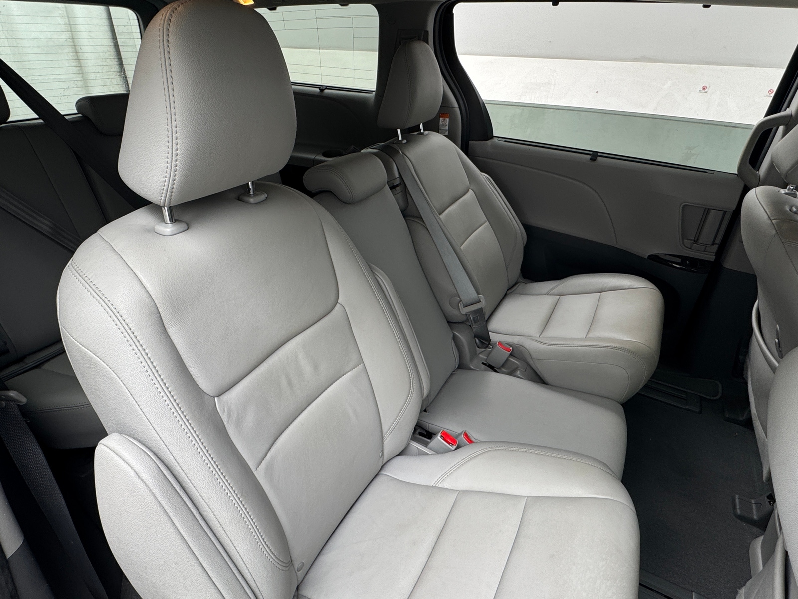 Thumbnail: 2020 Toyota Sienna - 5