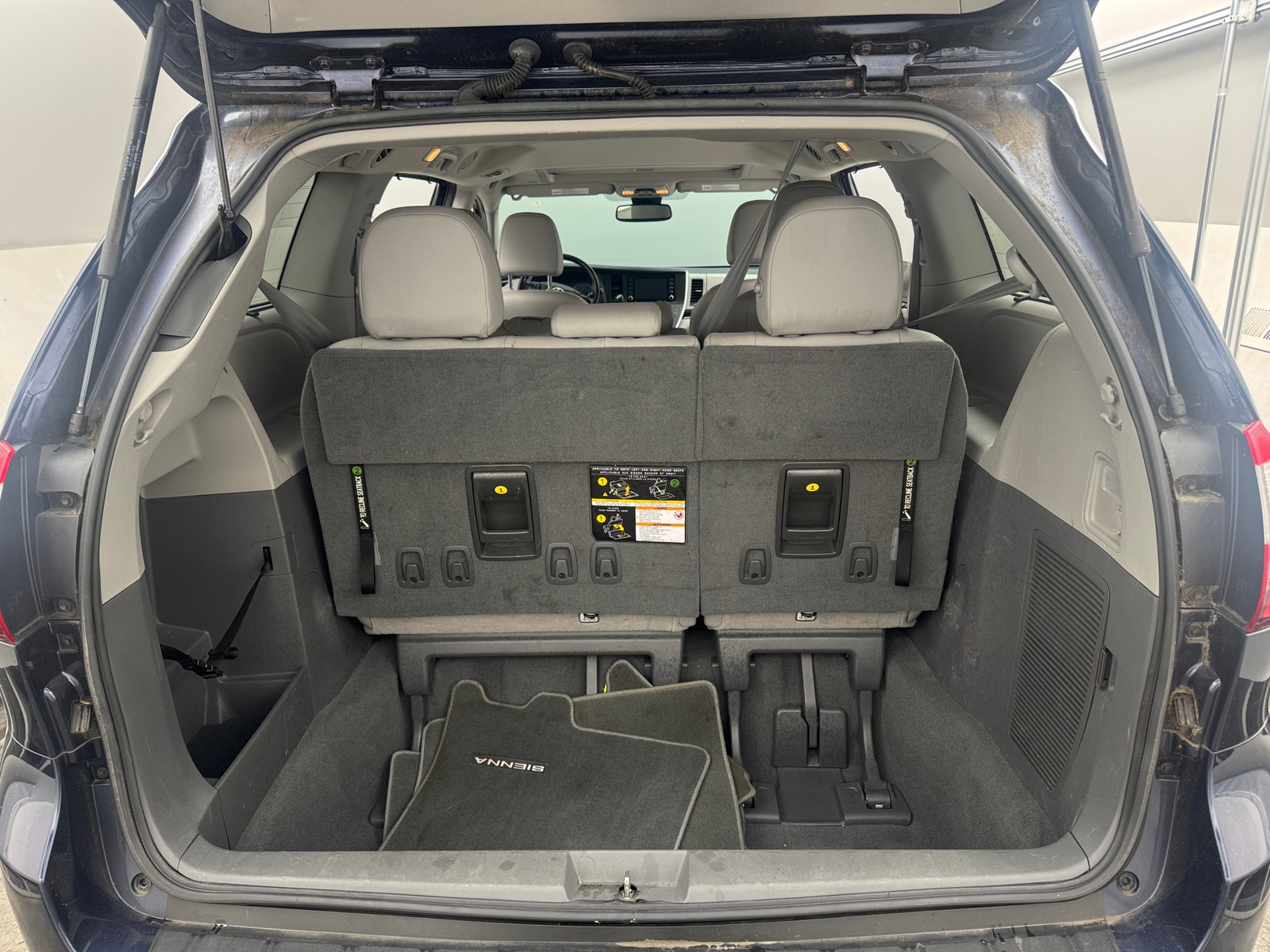 Thumbnail: 2020 Toyota Sienna - 6