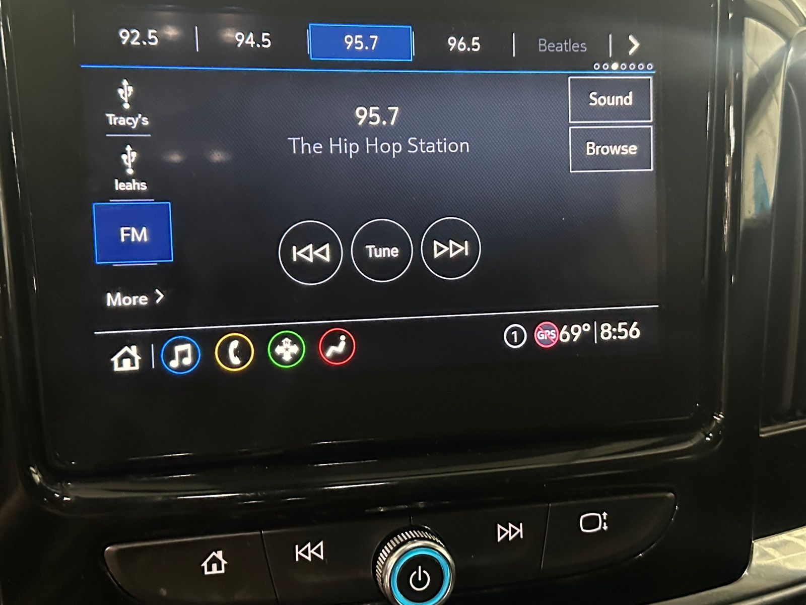 Thumbnail: 2021 Chevrolet Traverse - 3