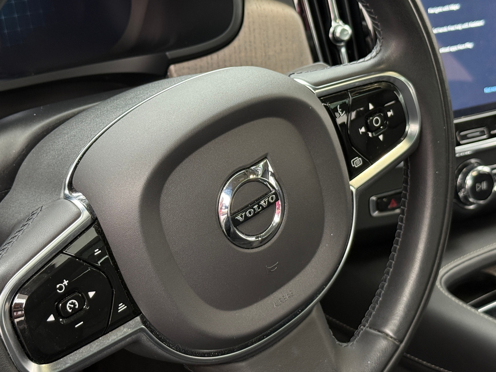 Thumbnail: 2022 Volvo S90 - 4