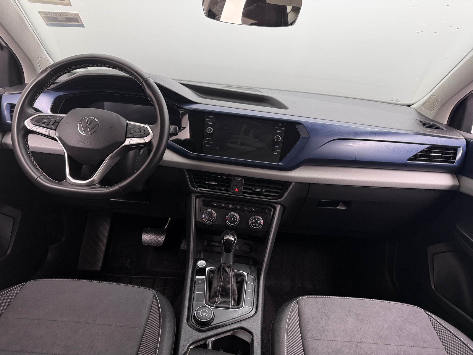 Thumbnail: 2022 Volkswagen Taos - 2