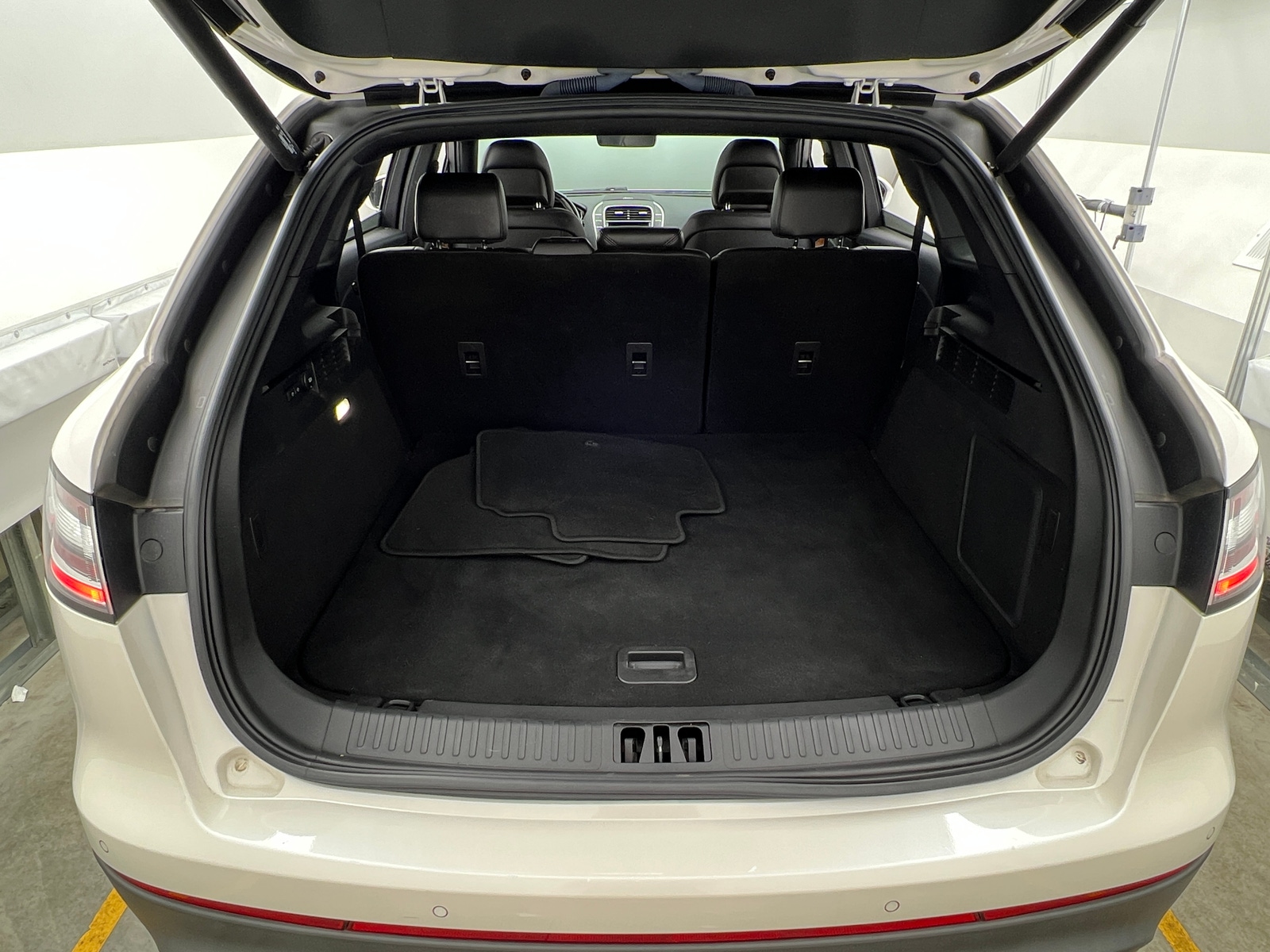 Thumbnail: 2019 Lincoln Nautilus - 6