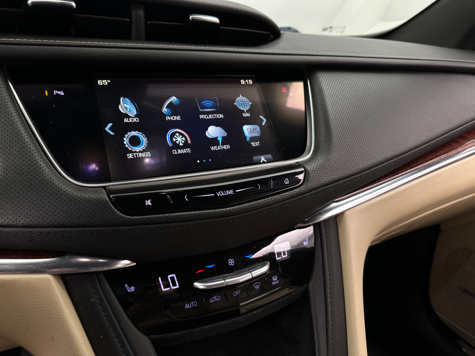 Thumbnail: 2019 Cadillac XT5 - 3