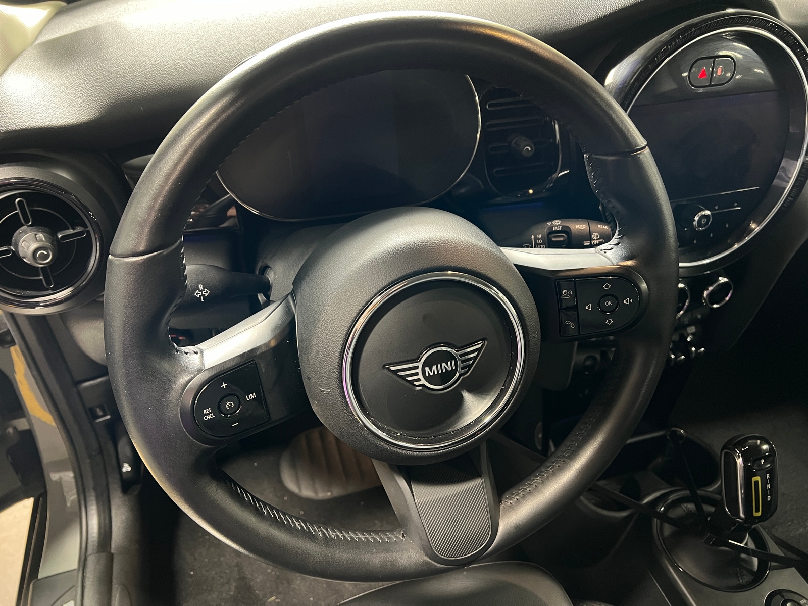 Thumbnail: 2022 MINI Cooper Hardtop - 4