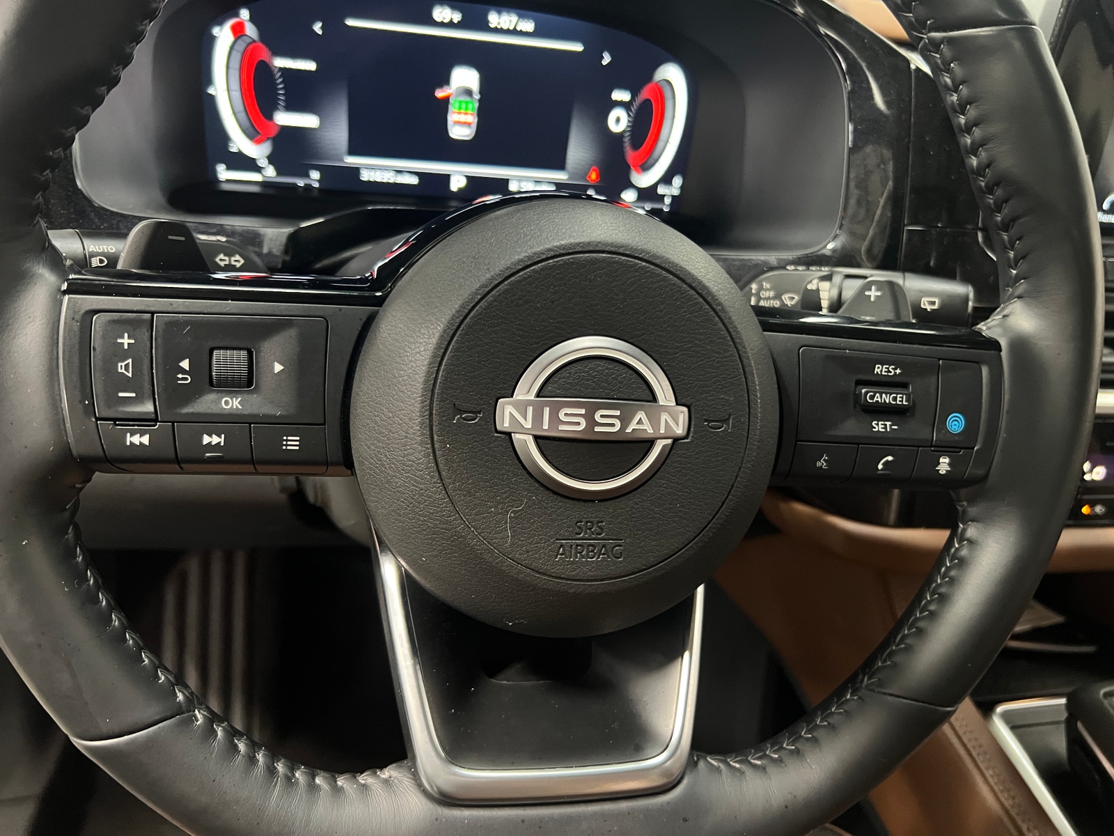 Thumbnail: 2023 Nissan Pathfinder - 4