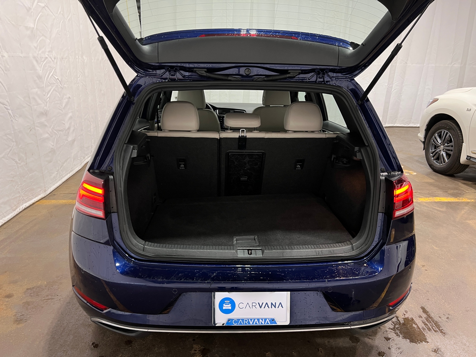 Thumbnail: 2018 Volkswagen e-Golf - 6
